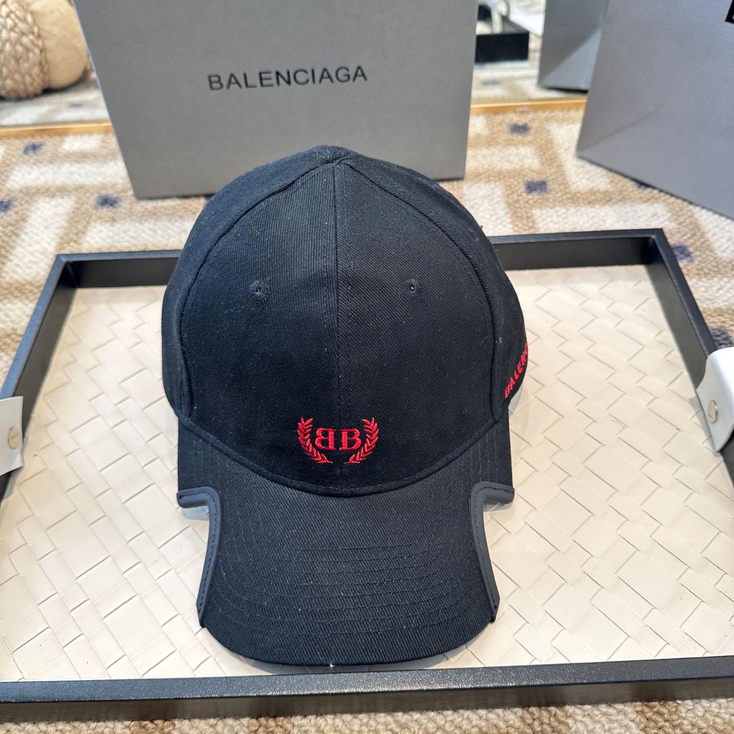 Balenciaga Laurel Classic Cap in Faded Black/red - FashionPlug