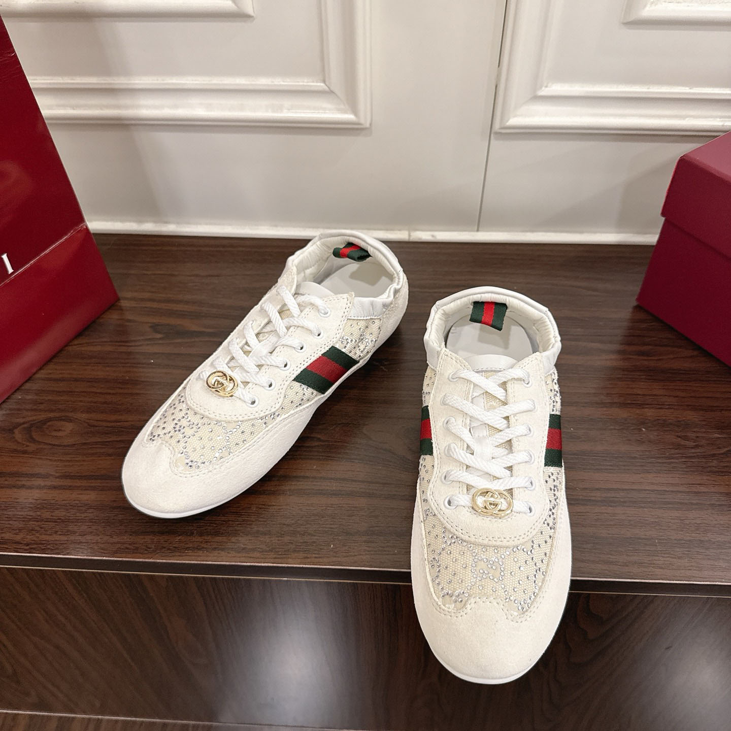 Gucci Women's Gucci Shift GG Crystal Sneaker - FashionPlug