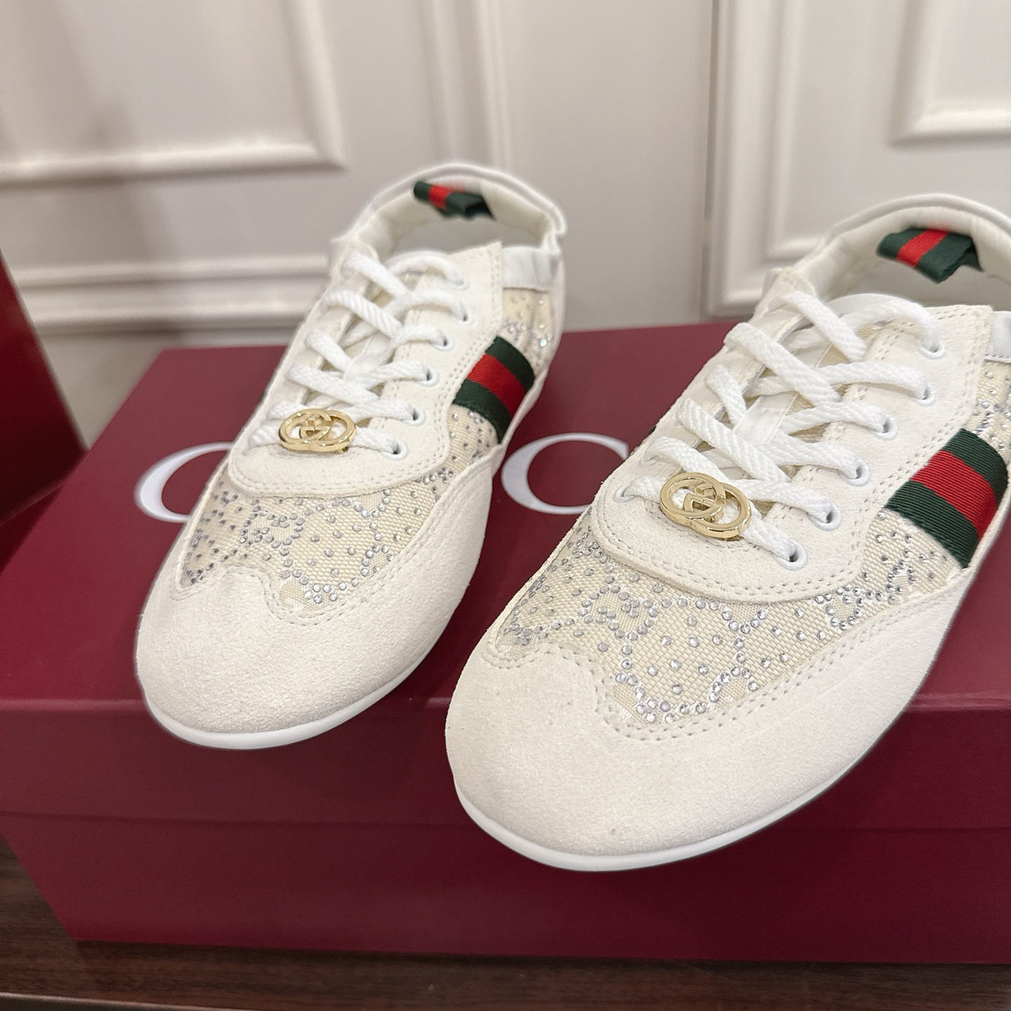 Gucci Women's Gucci Shift GG Crystal Sneaker - FashionPlug