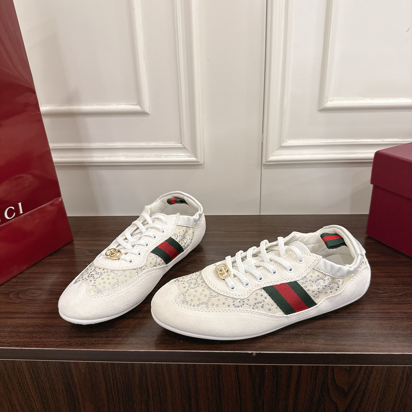 Gucci Women's Gucci Shift GG Crystal Sneaker - FashionPlug
