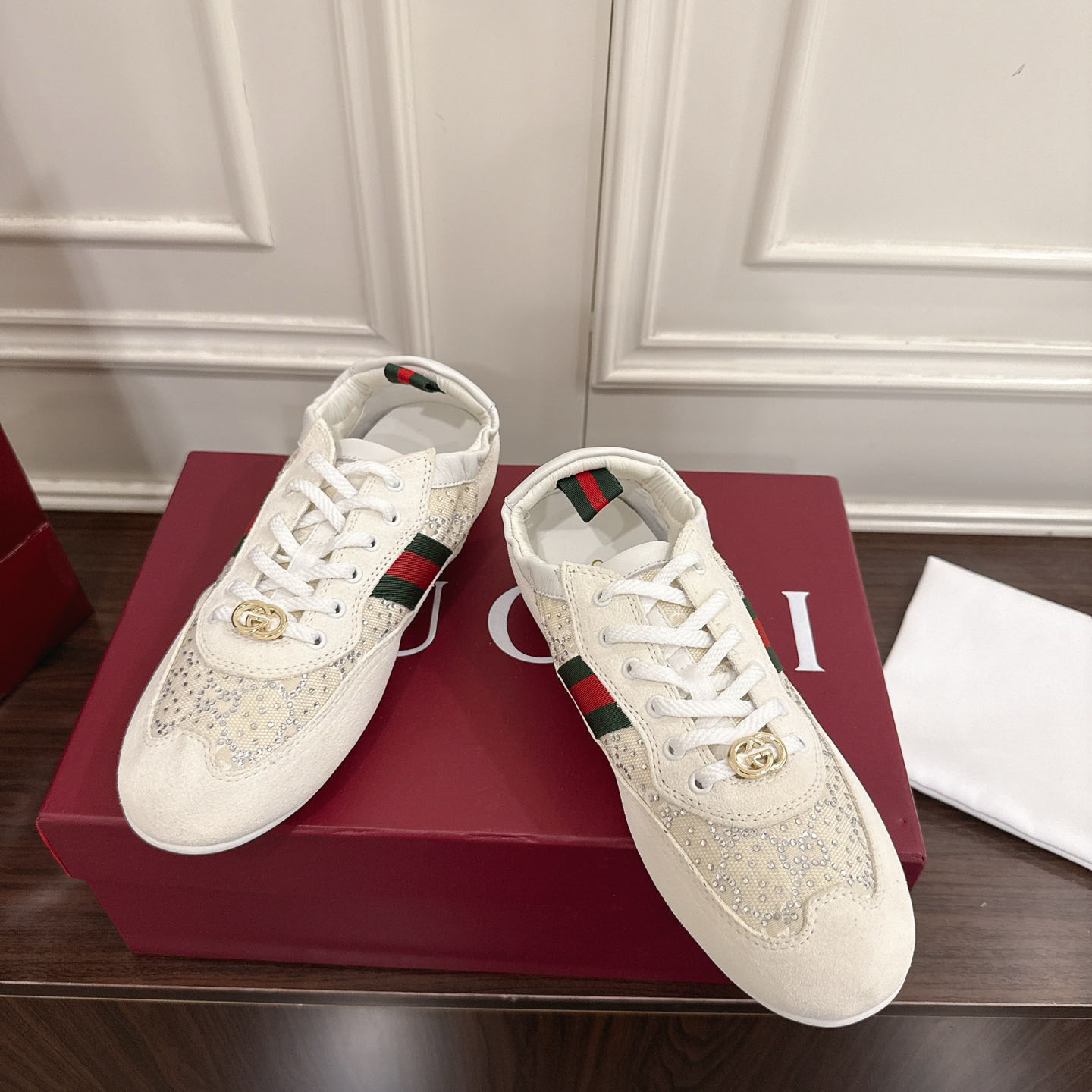 Gucci Women's Gucci Shift GG Crystal Sneaker - FashionPlug