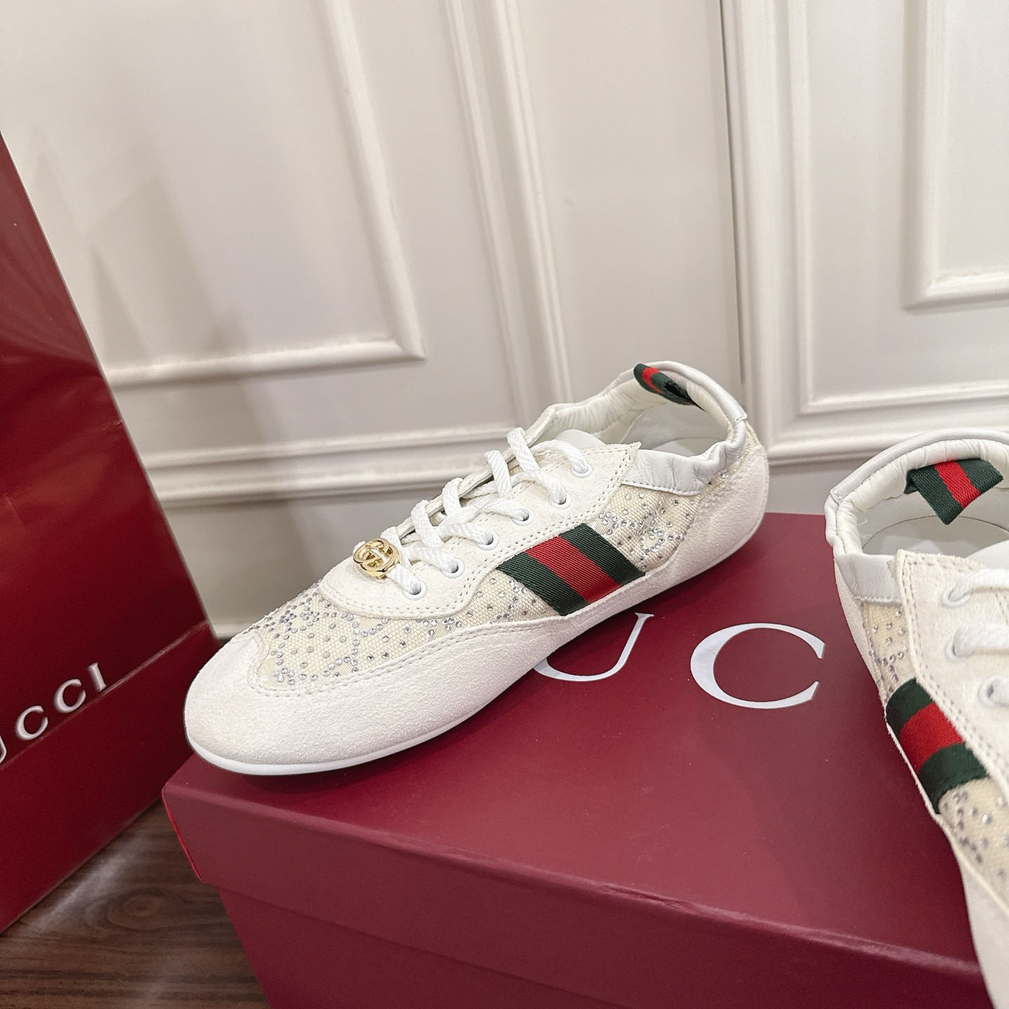 Gucci Women's Gucci Shift GG Crystal Sneaker - FashionPlug
