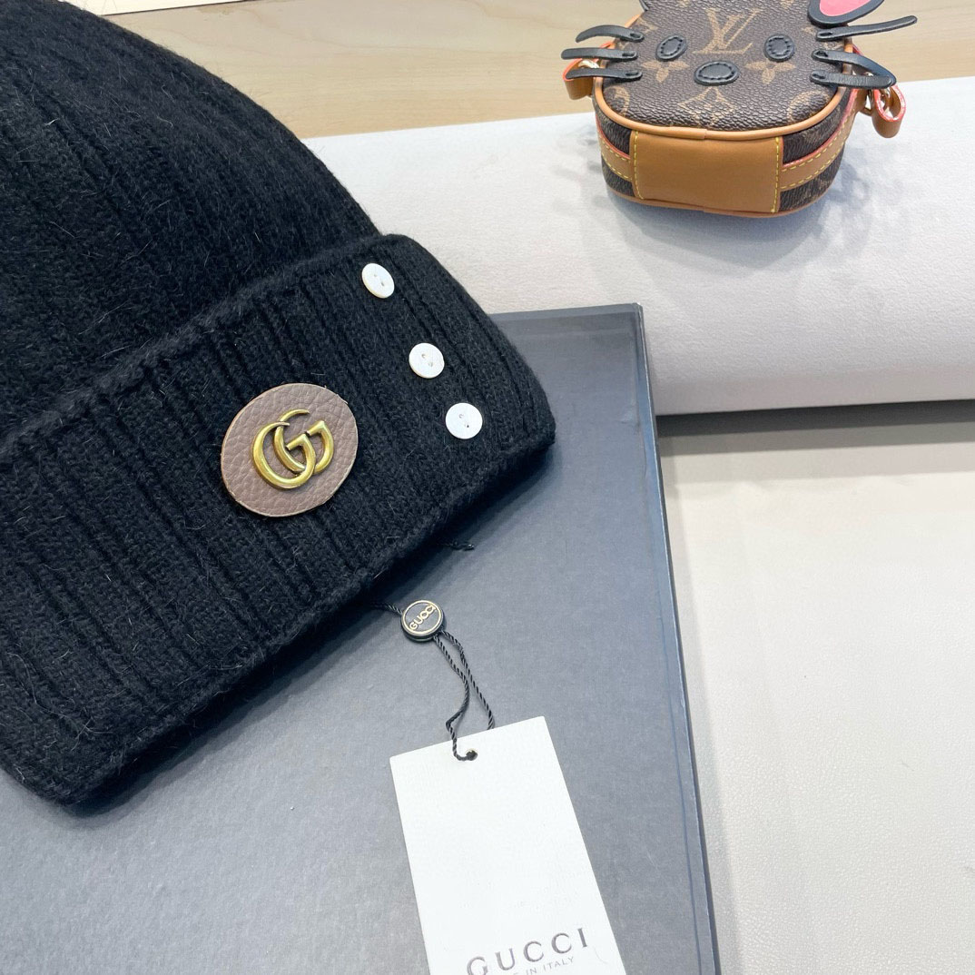 Gucci Beanie    - FashionPlug