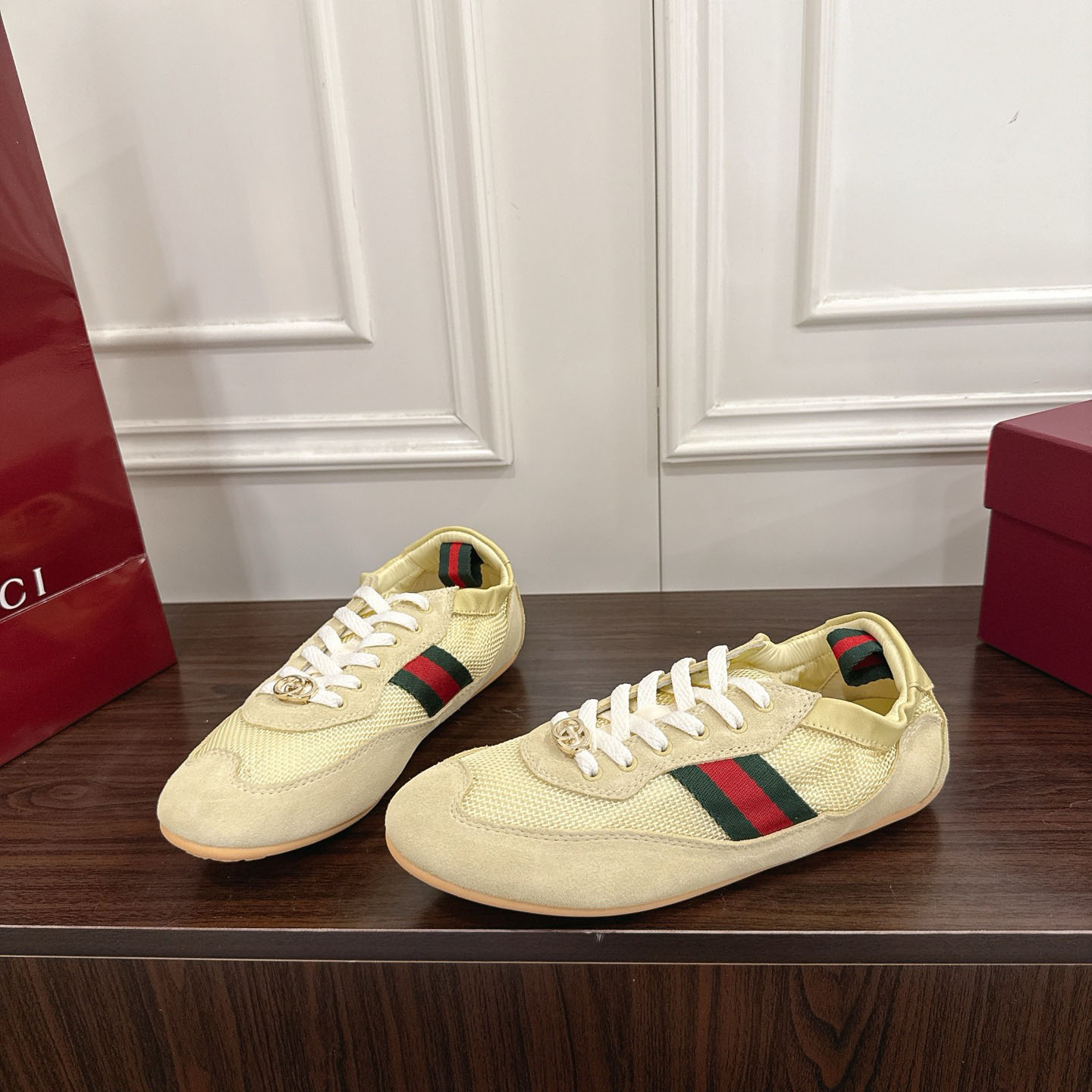 Gucci Women's Gucci Shift Sneaker - FashionPlug