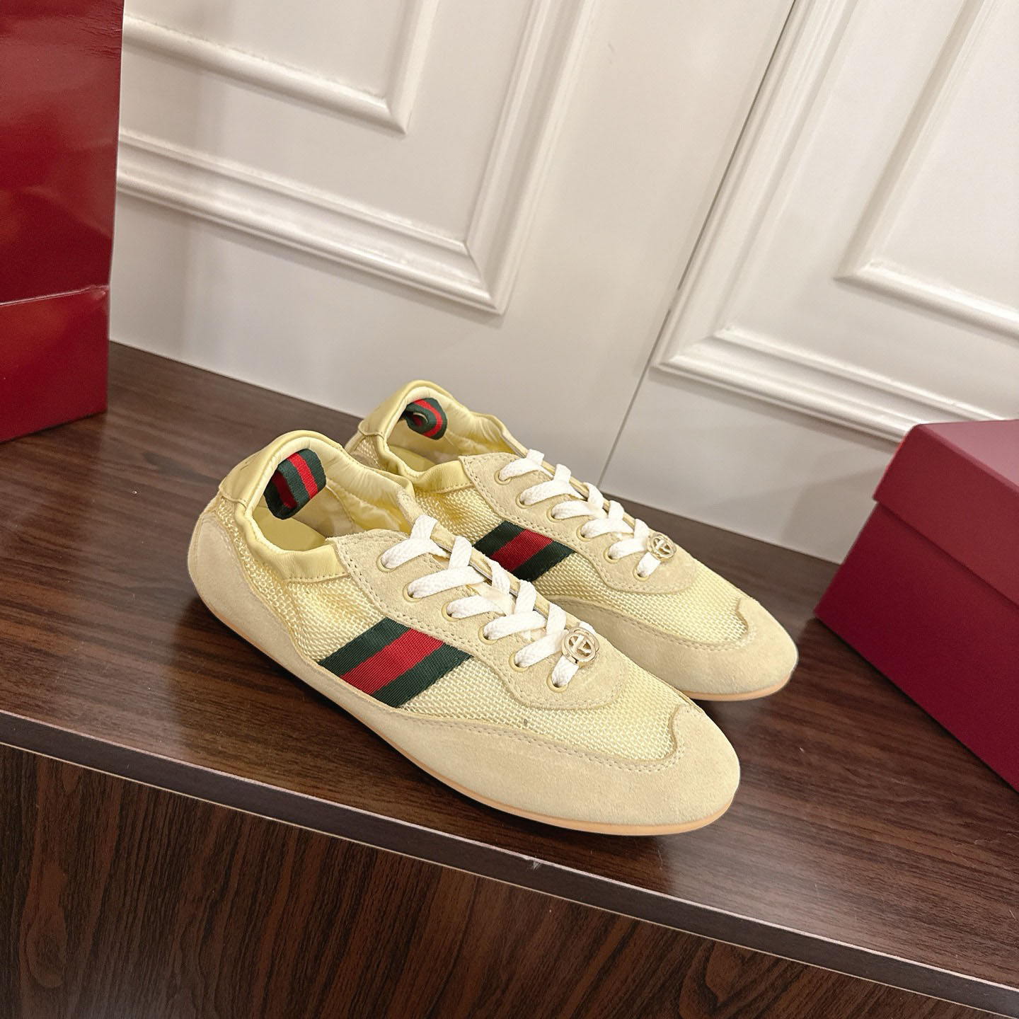 Gucci Women's Gucci Shift Sneaker - FashionPlug