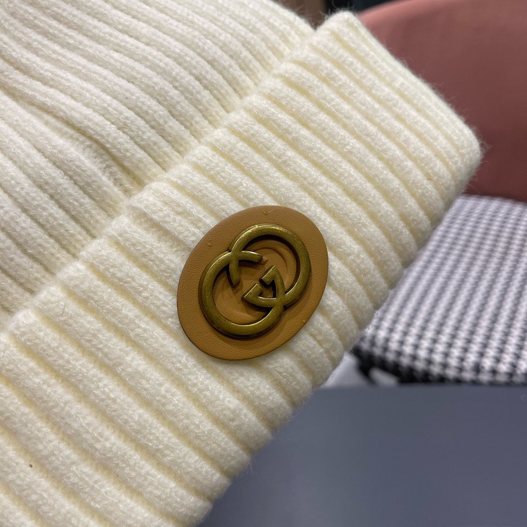 Gucci  Wool Cashmere Hat With Double G - FashionPlug