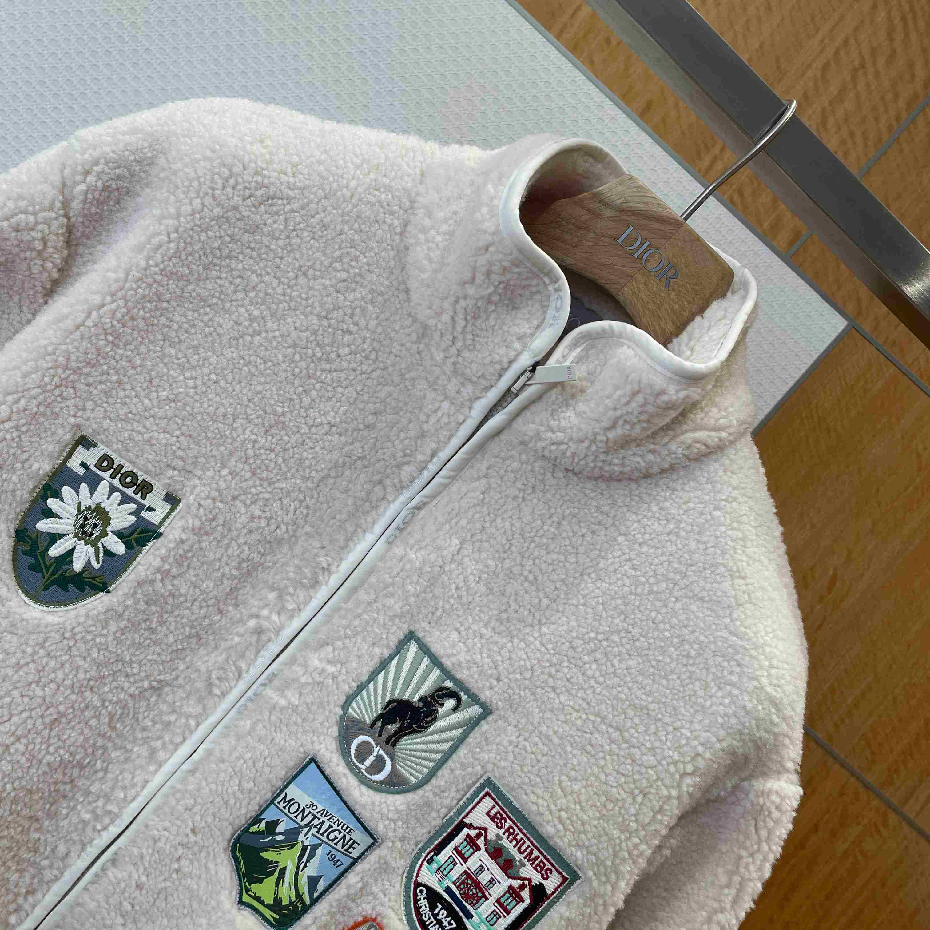 Dior  Mountain Fleece - FashionPlug