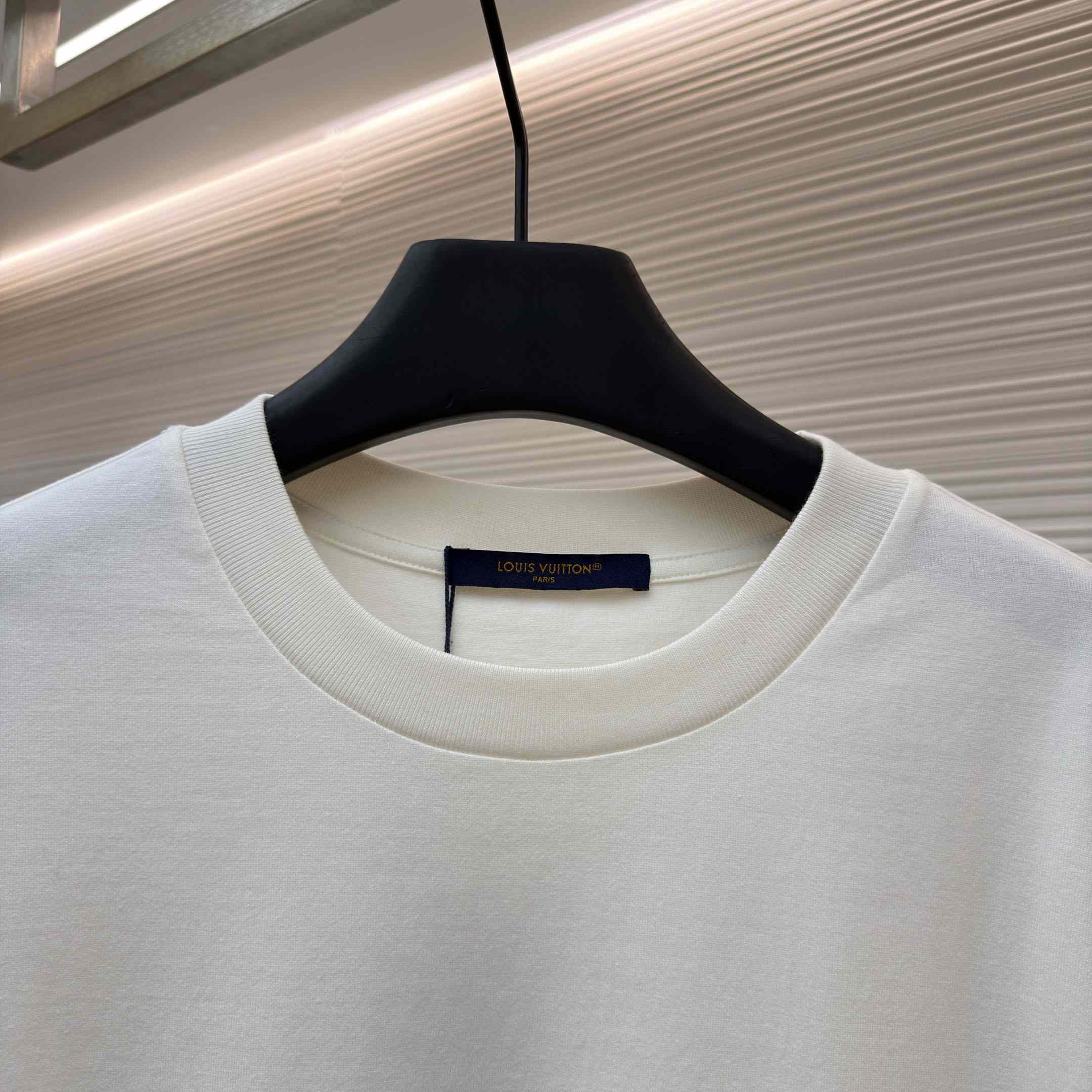 Louis Vuitton Printed T-Shirt 1AJUD5 - FashionPlug