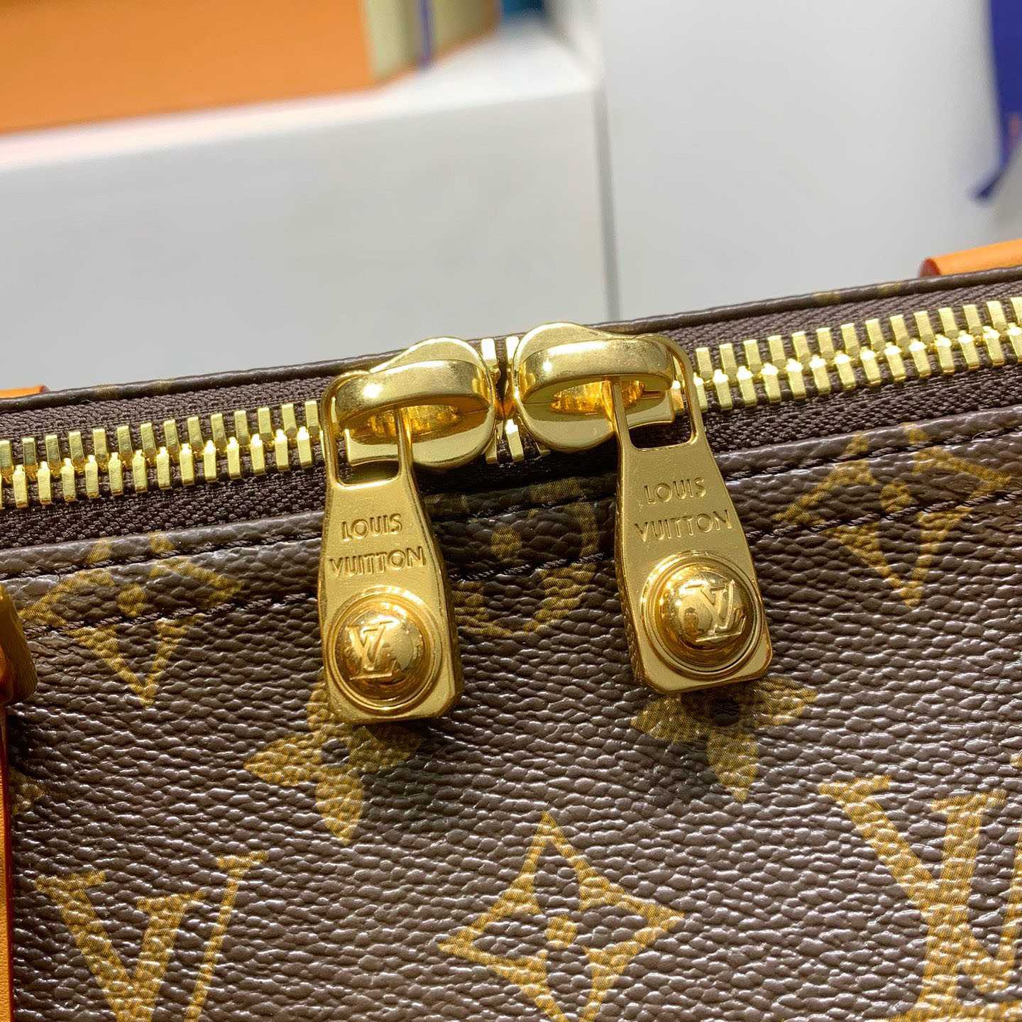 Louis Vuitton Needle Bag M28116 - FashionPlug