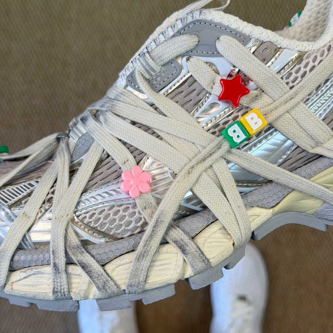 Balenciaga 3xl Extreme Lace Sneaker In Eggshell/Multicolor - FashionPlug