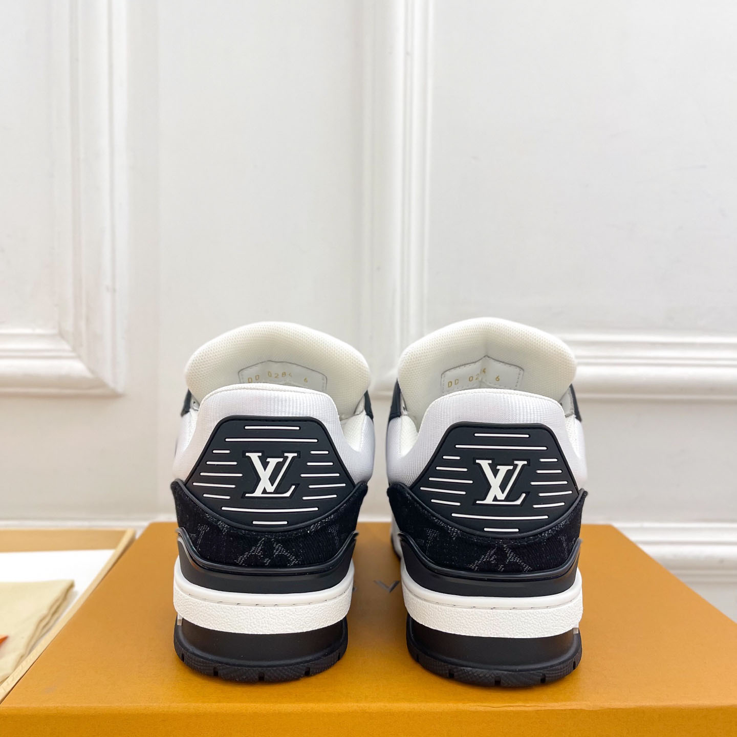 Louis Vuitton  LV Trainer Sneaker 1A9JGL - FashionPlug