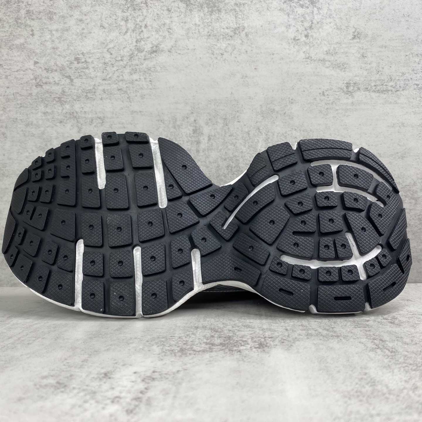 Balenciaga 3XL Sneaker - FashionPlug