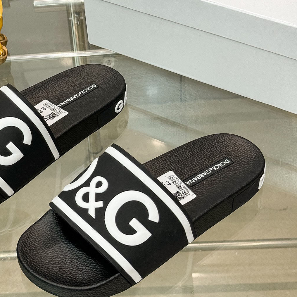 Dolce & Gabbana Rubber Beachwear Sliders With DG Logo - FashionPlug