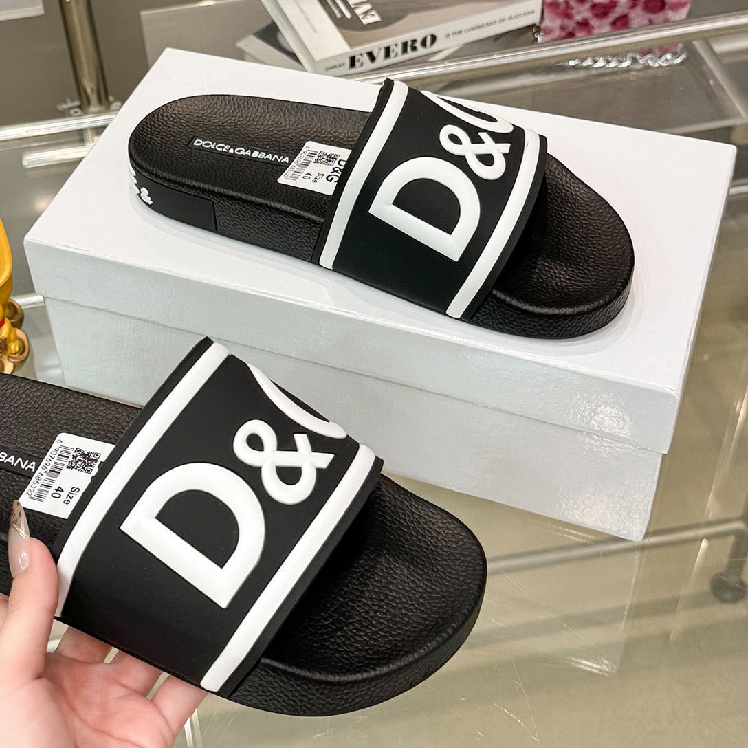 Dolce & Gabbana Rubber Beachwear Sliders With DG Logo - FashionPlug