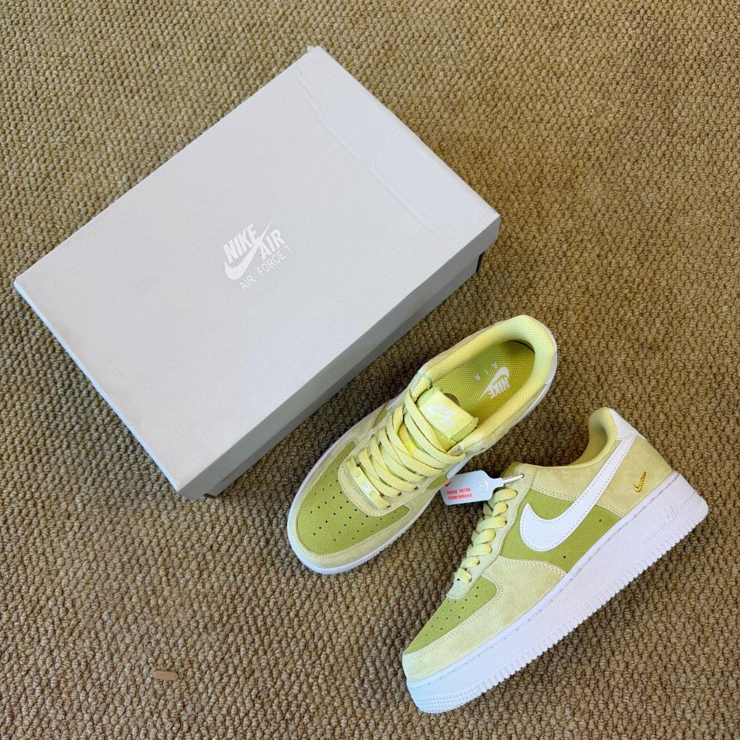 Nike Air Force 1 Low 