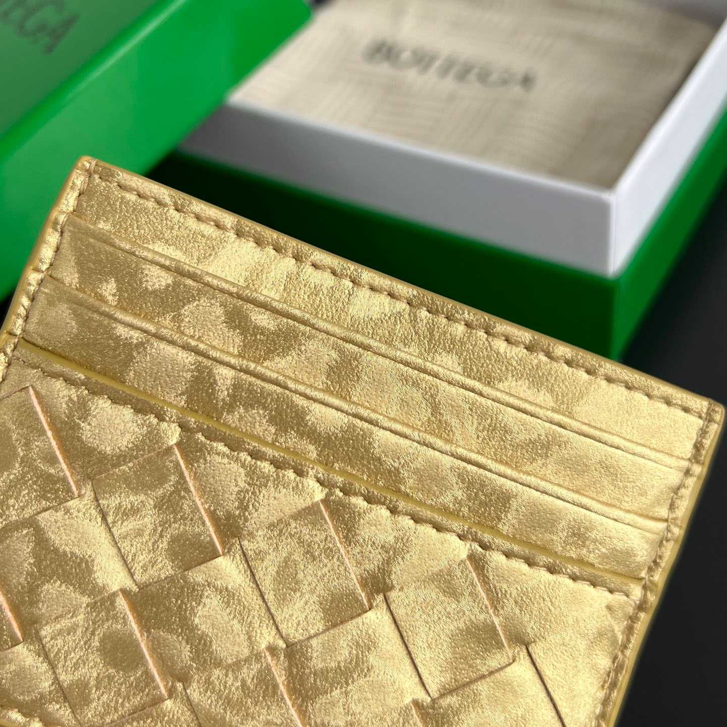 Bottega Veneta Intrecciato Credit Card Case - FashionPlug