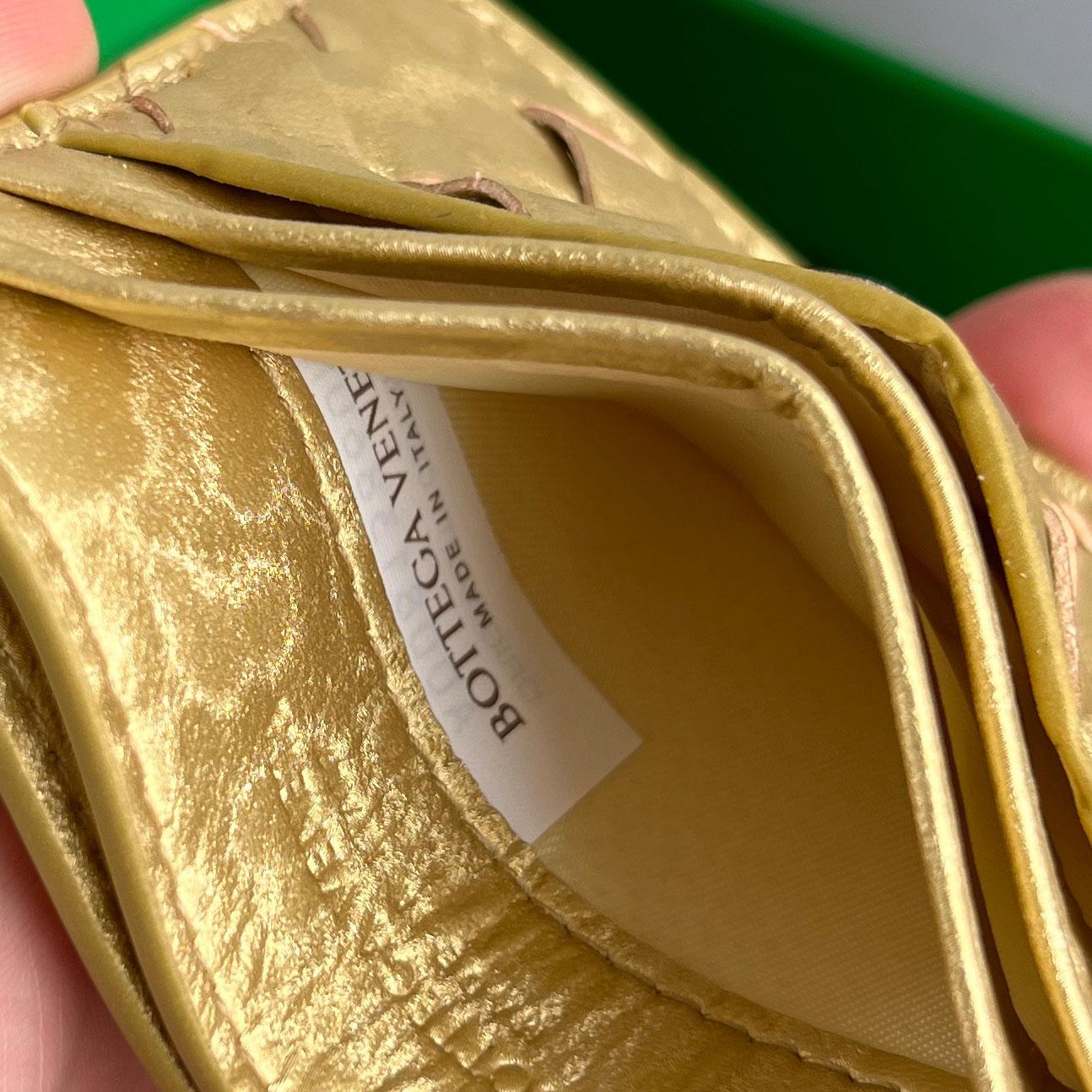 Bottega Veneta Intrecciato Credit Card Case - FashionPlug