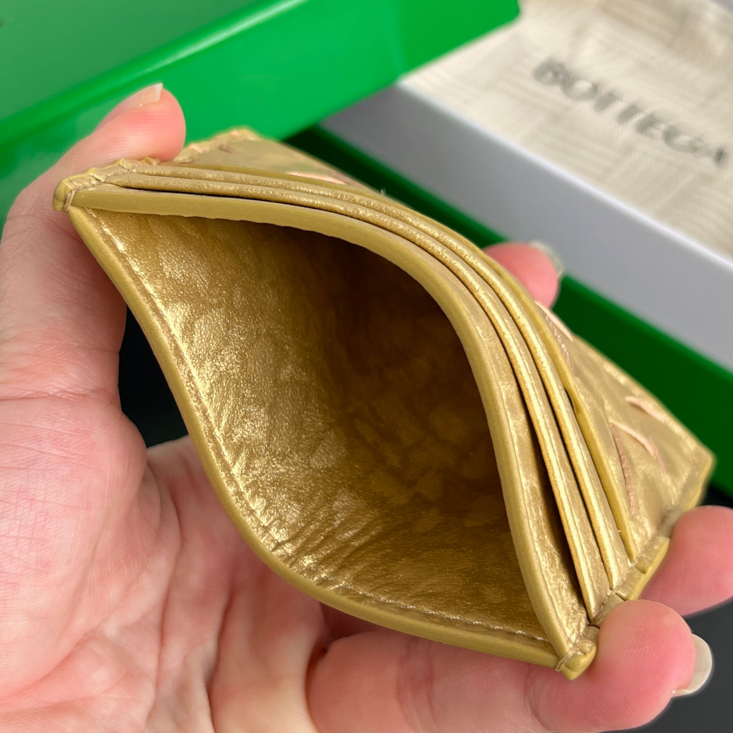 Bottega Veneta Intrecciato Credit Card Case - FashionPlug