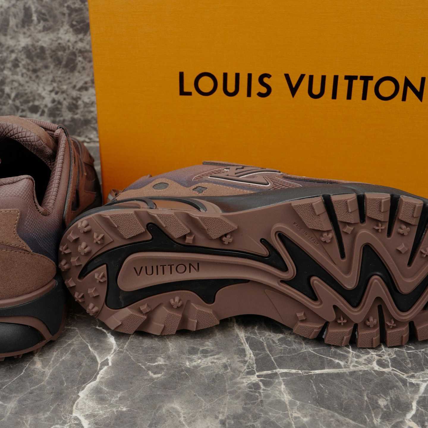 Louis Vuitton LV Runner Tatic Sneaker 1AJAPO - FashionPlug