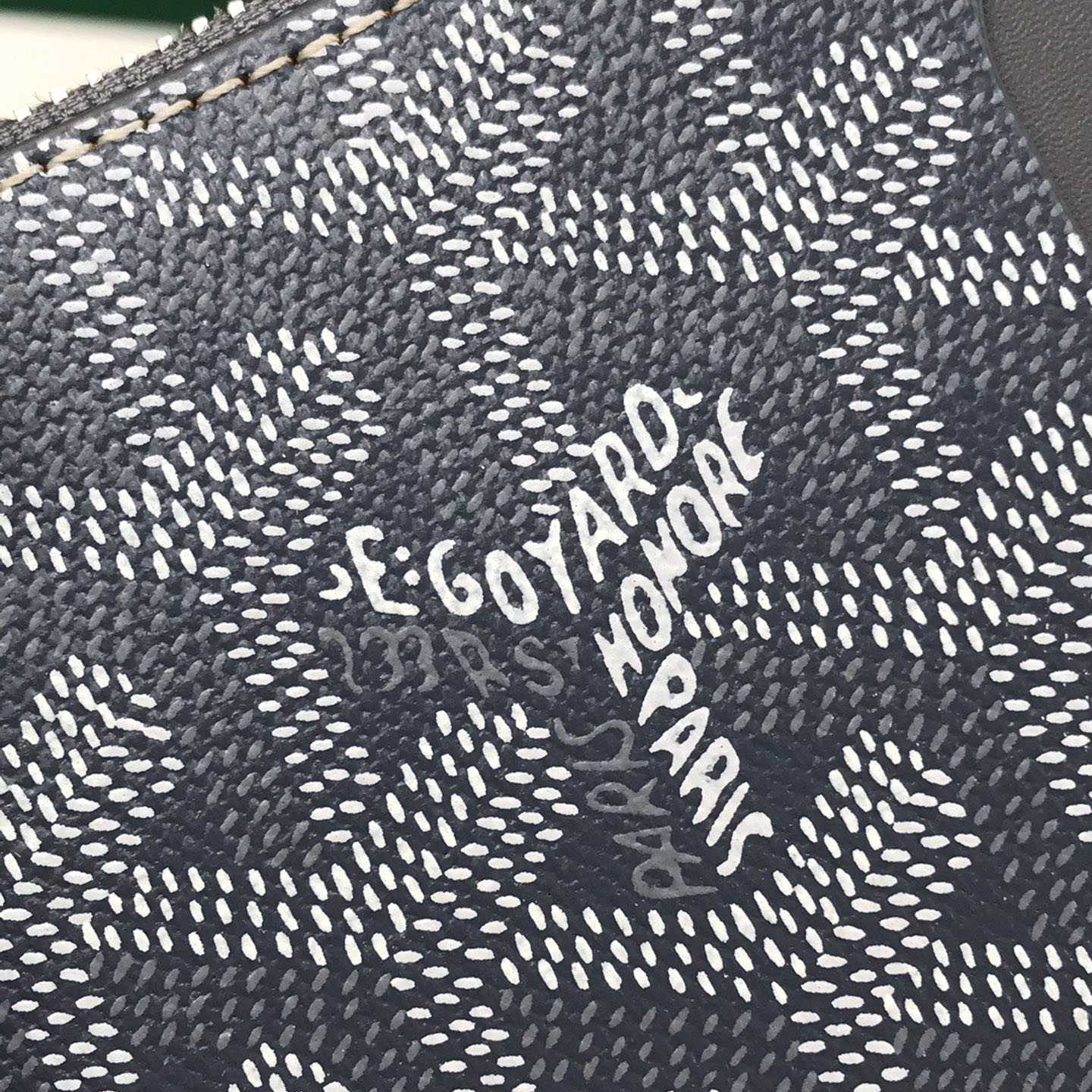 Goyard Bourbon Zipped Card Holder - FashionPlug