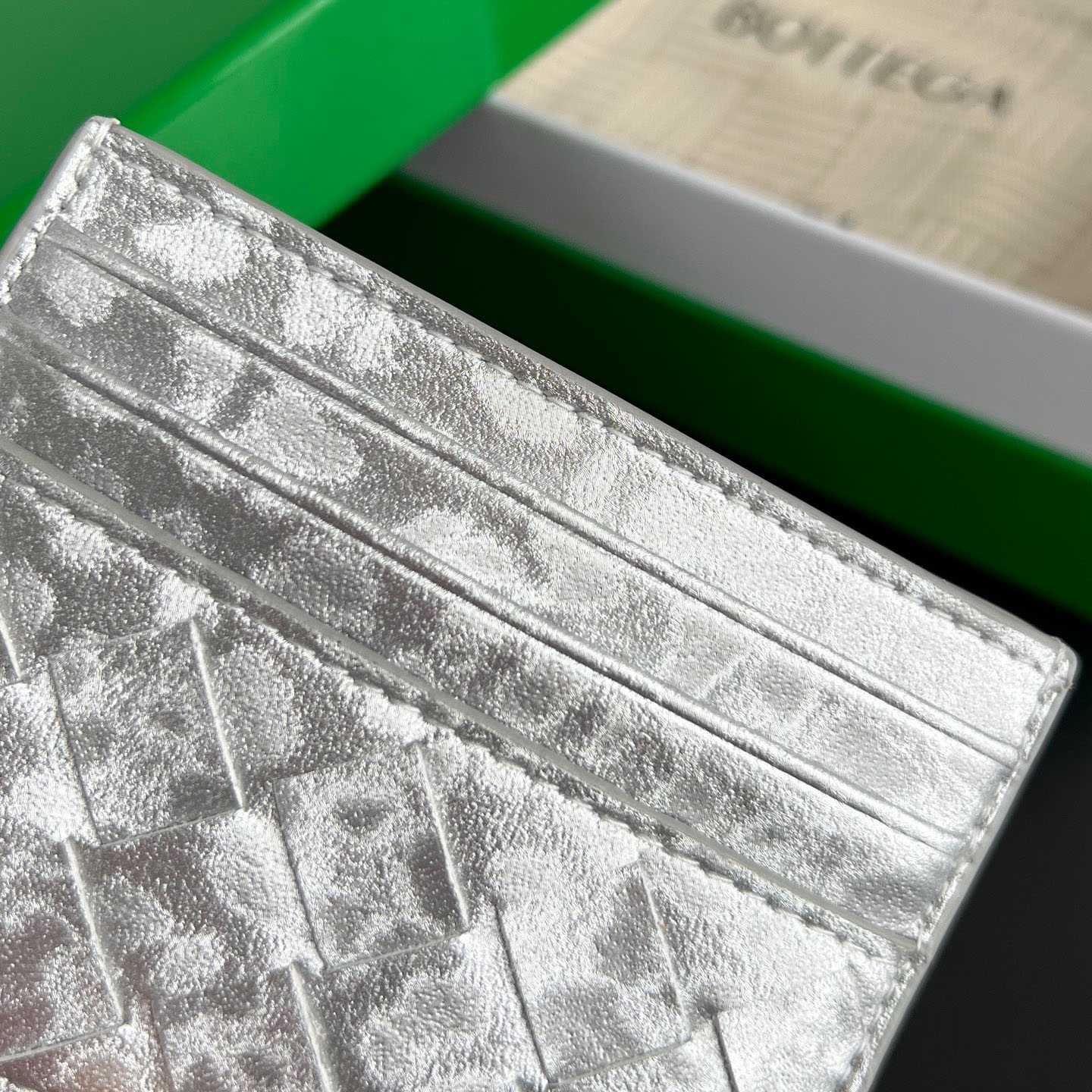 Bottega Veneta Intrecciato Credit Card Case - FashionPlug