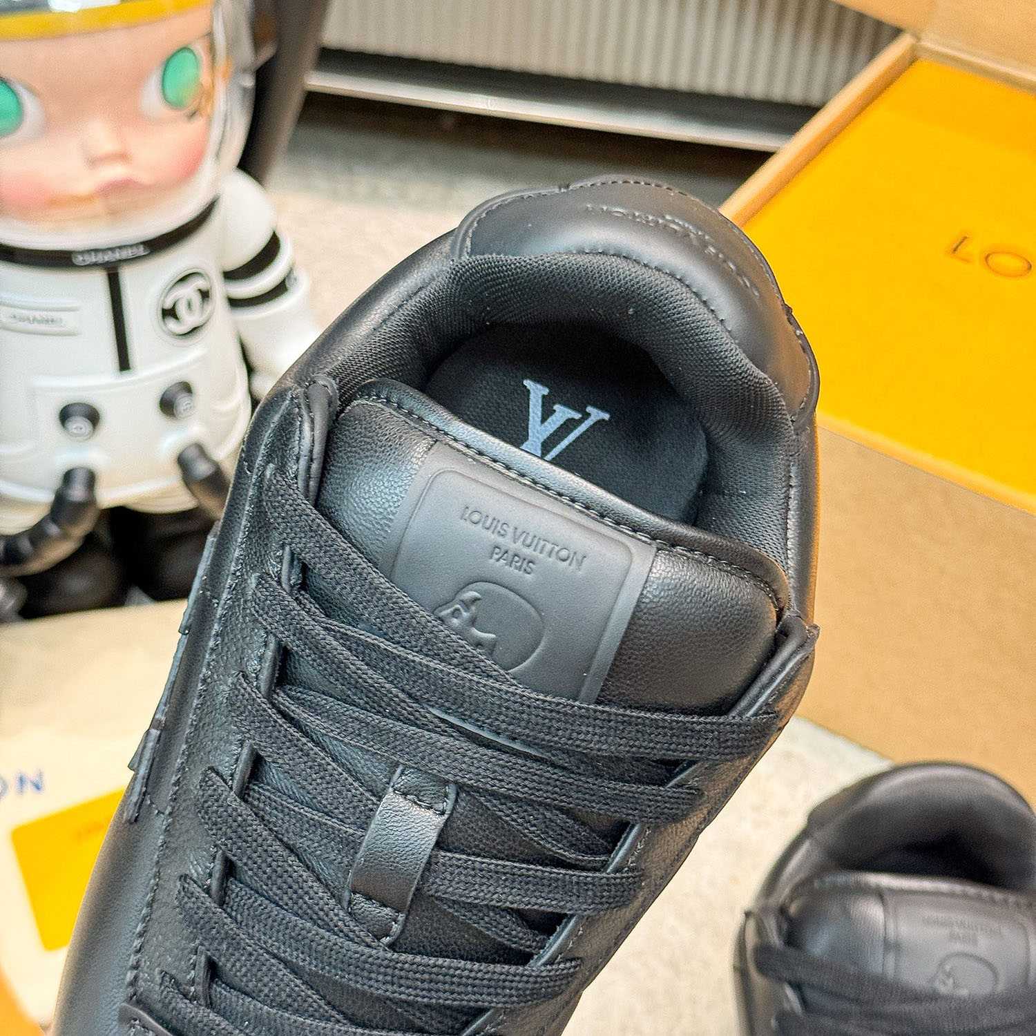 Louis Vuitton LV BUTTERSOFT Sneaker  1AIKEL - FashionPlug