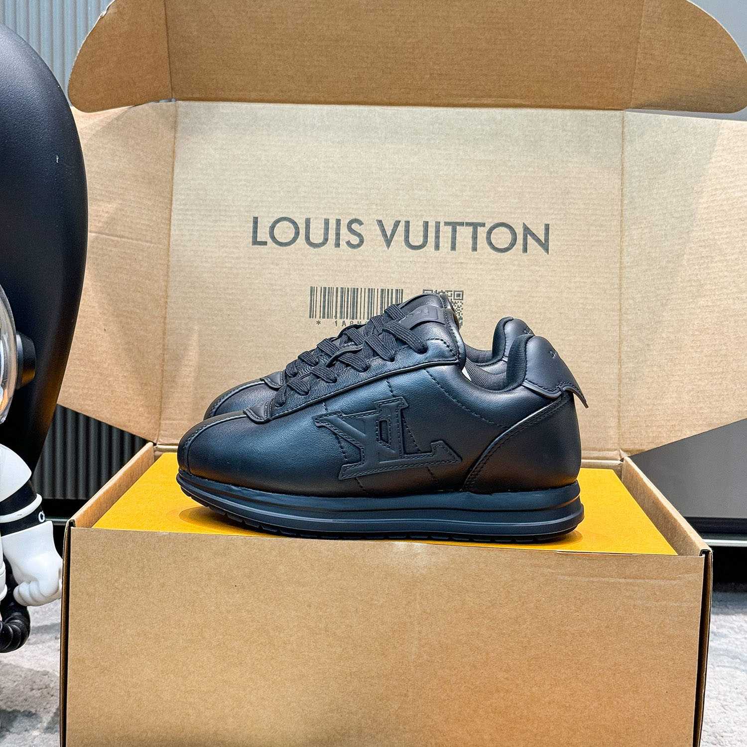 Louis Vuitton LV BUTTERSOFT Sneaker  1AIKEL - FashionPlug