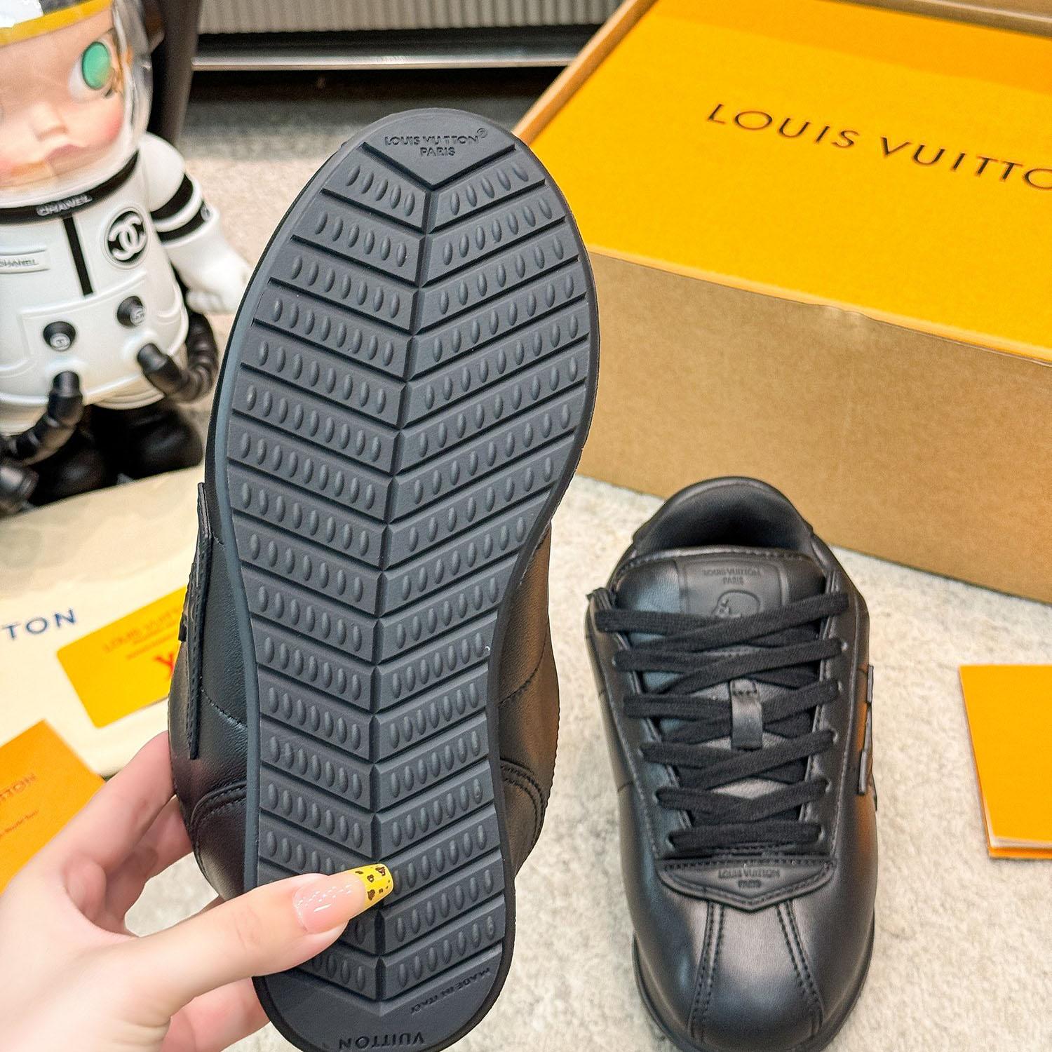 Louis Vuitton LV BUTTERSOFT Sneaker  1AIKEL - FashionPlug