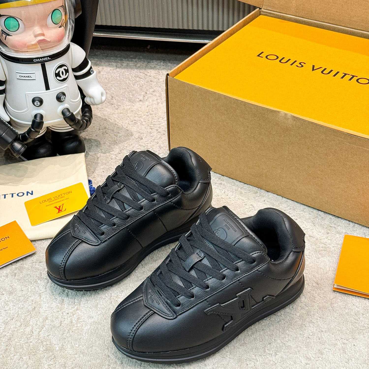 Louis Vuitton LV BUTTERSOFT Sneaker  1AIKEL - FashionPlug