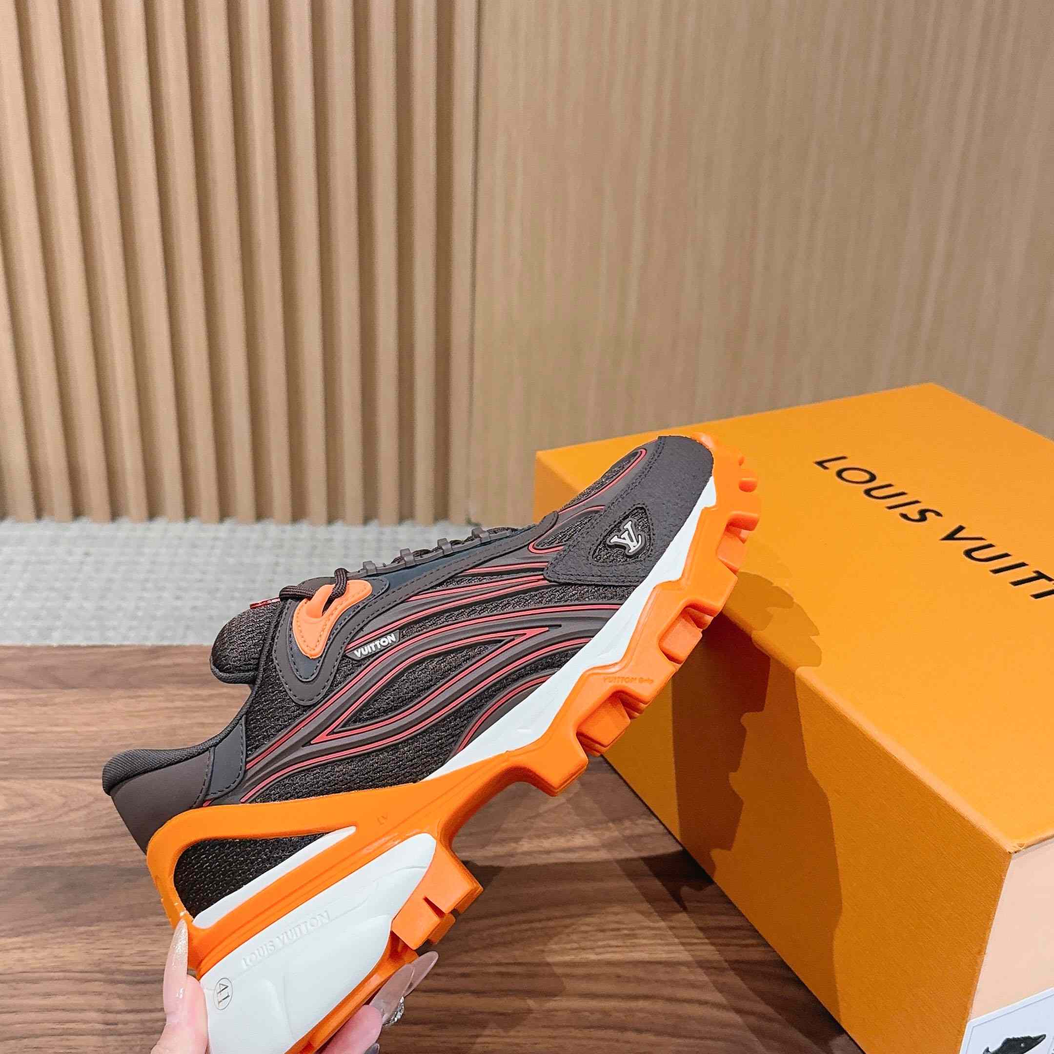 Louis Vuitton Summit Sneaker 1AJAF6 - FashionPlug