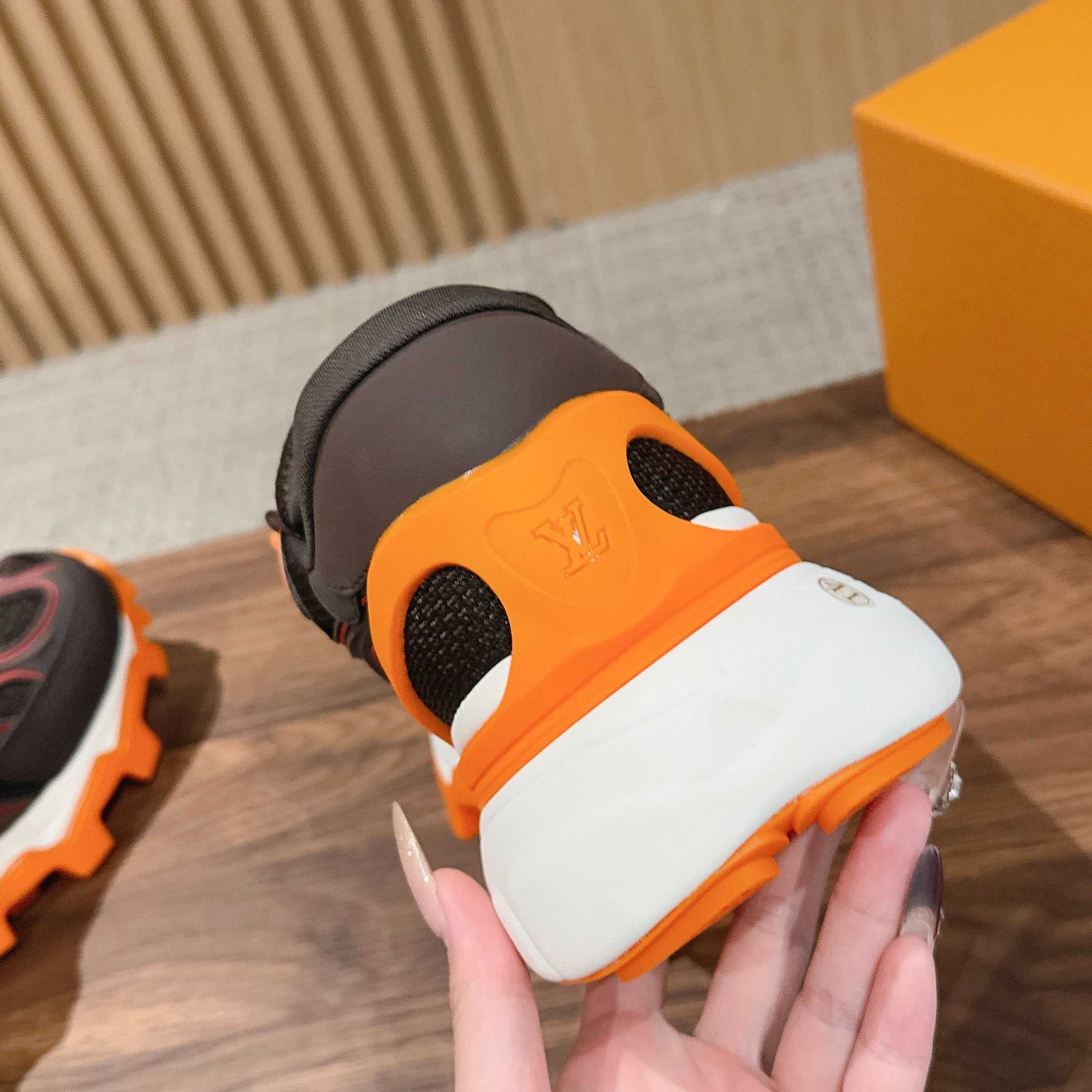 Louis Vuitton Summit Sneaker 1AJAF6 - FashionPlug