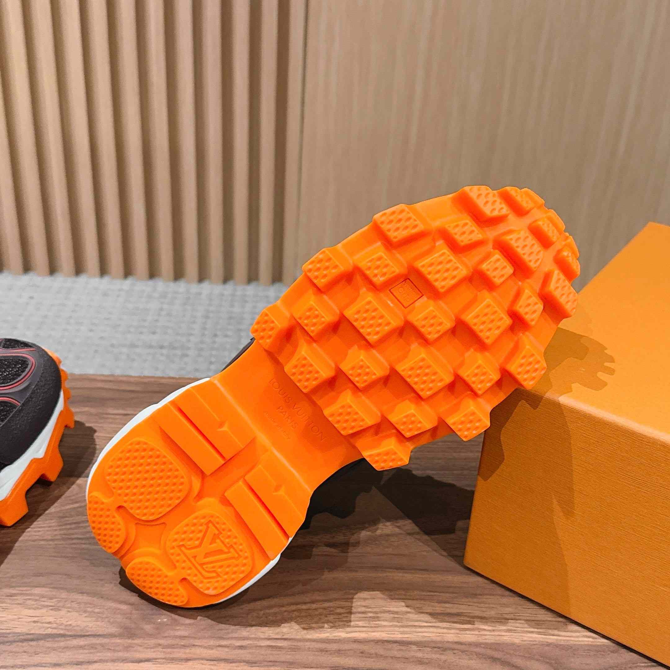 Louis Vuitton Summit Sneaker 1AJAF6 - FashionPlug