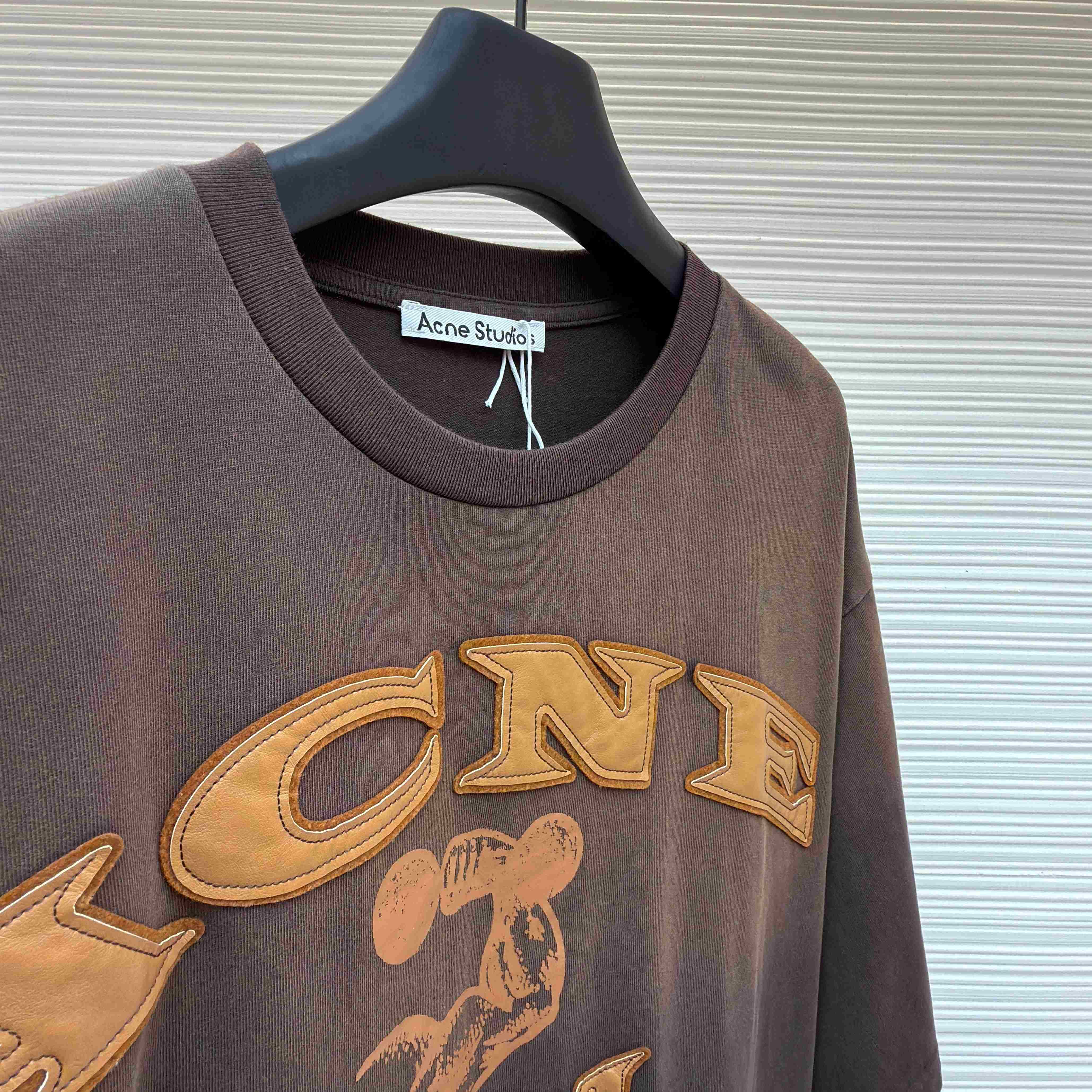 Acne Studios  Gym Logo T-shirt - FashionPlug