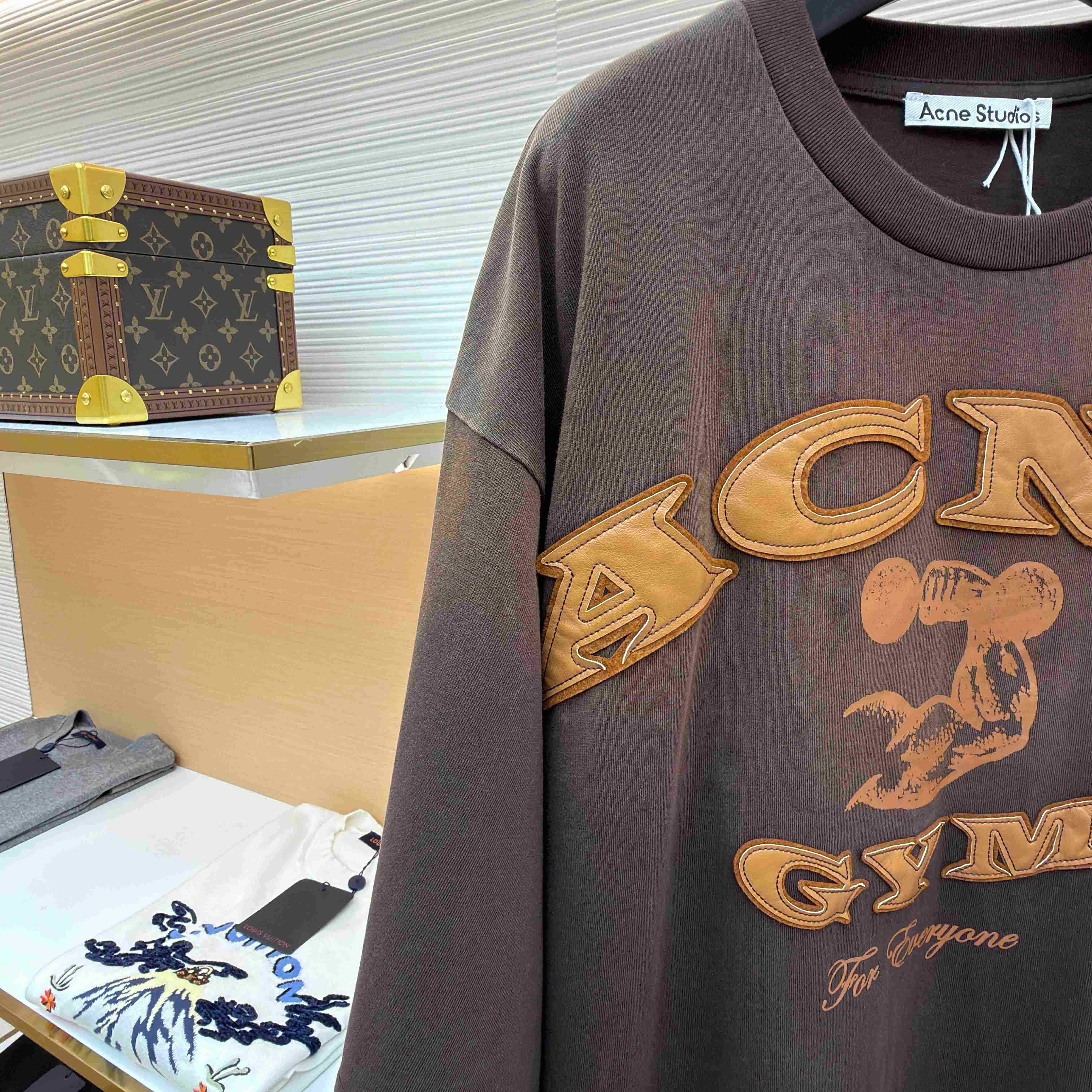 Acne Studios  Gym Logo T-shirt - FashionPlug