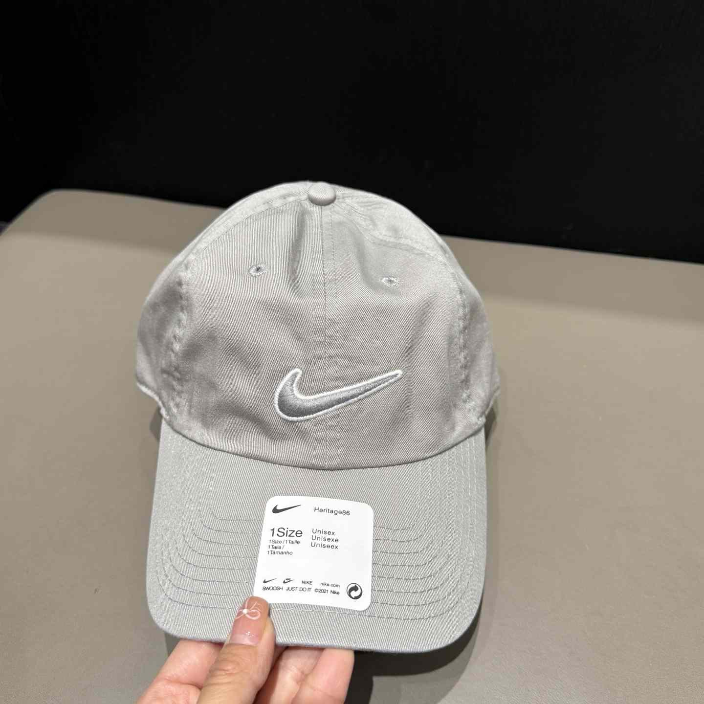 Nike Classic Cap  - FashionPlug
