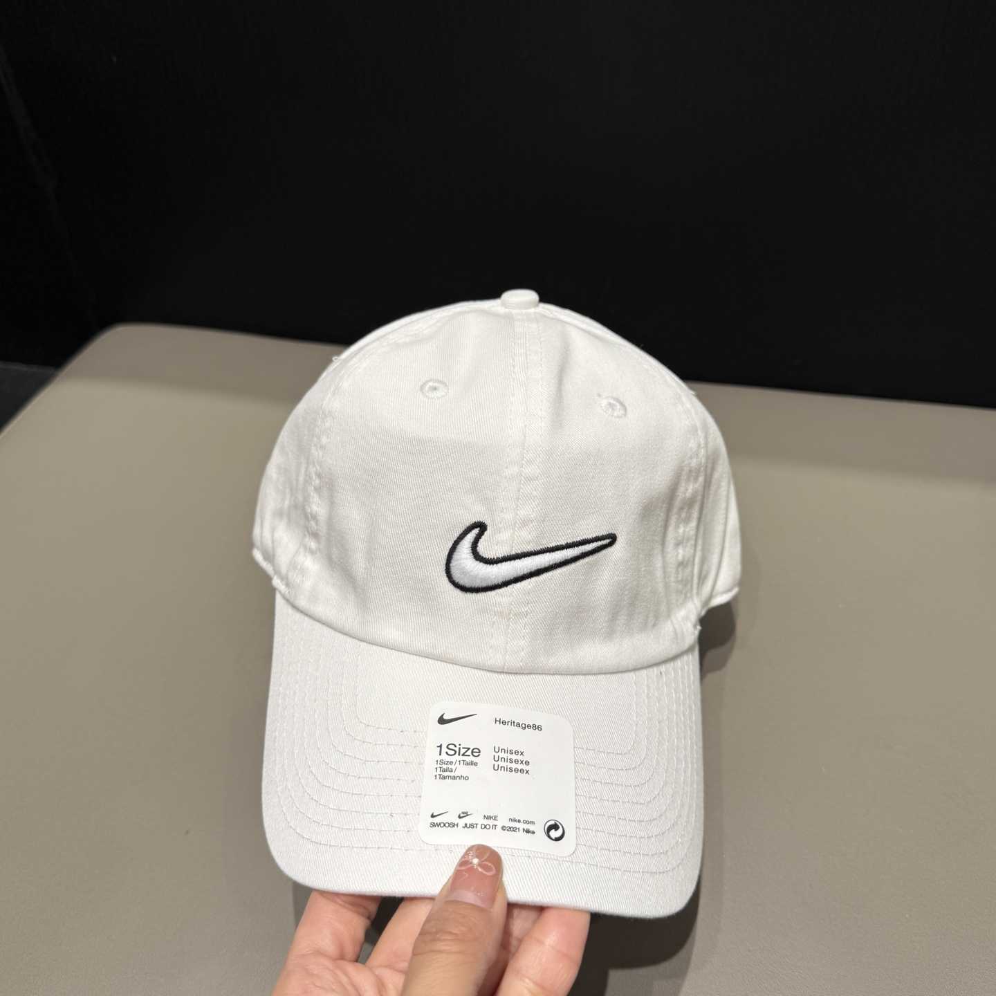 Nike Classic Cap  - FashionPlug