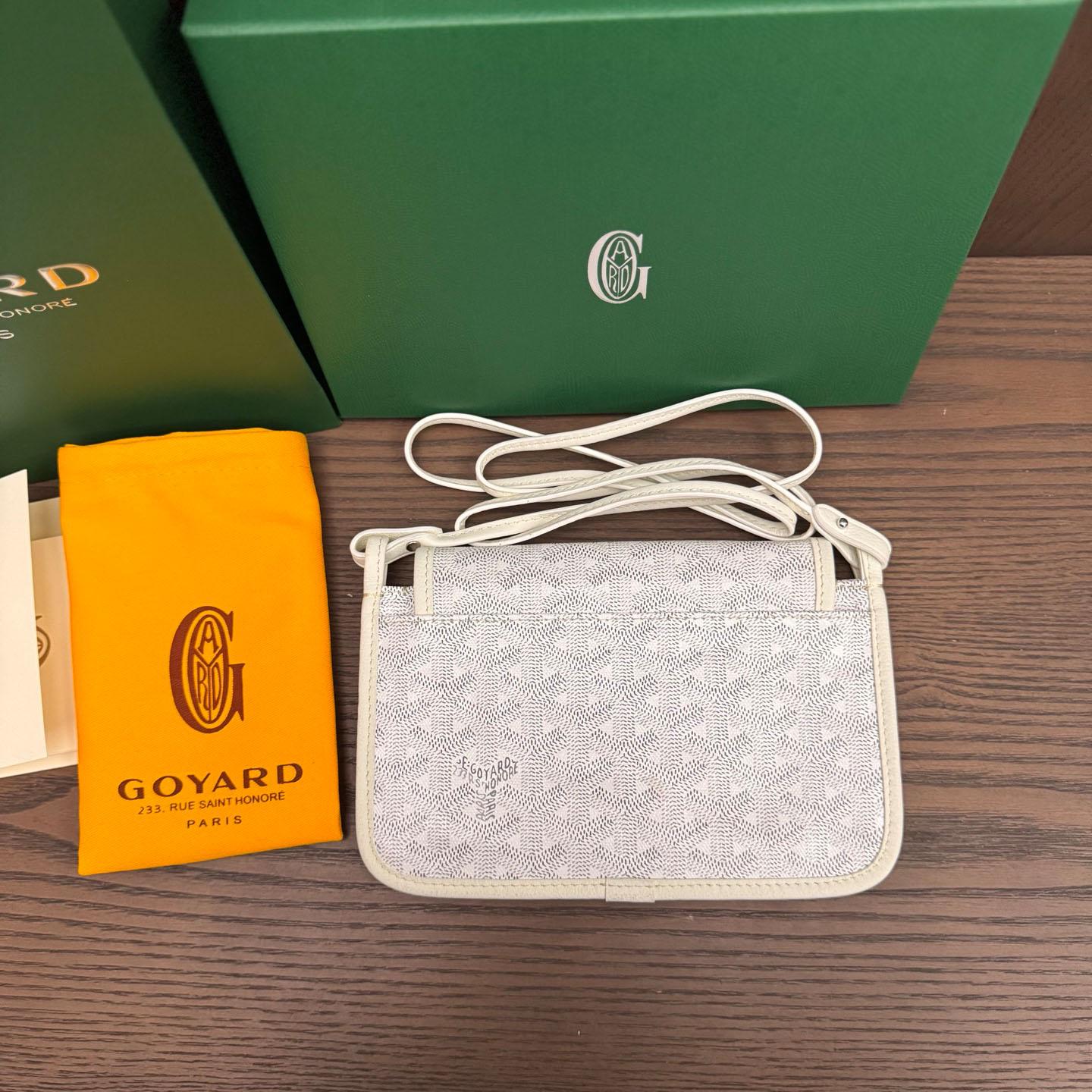 Goyard Plumet Pocket Wallet - FashionPlug