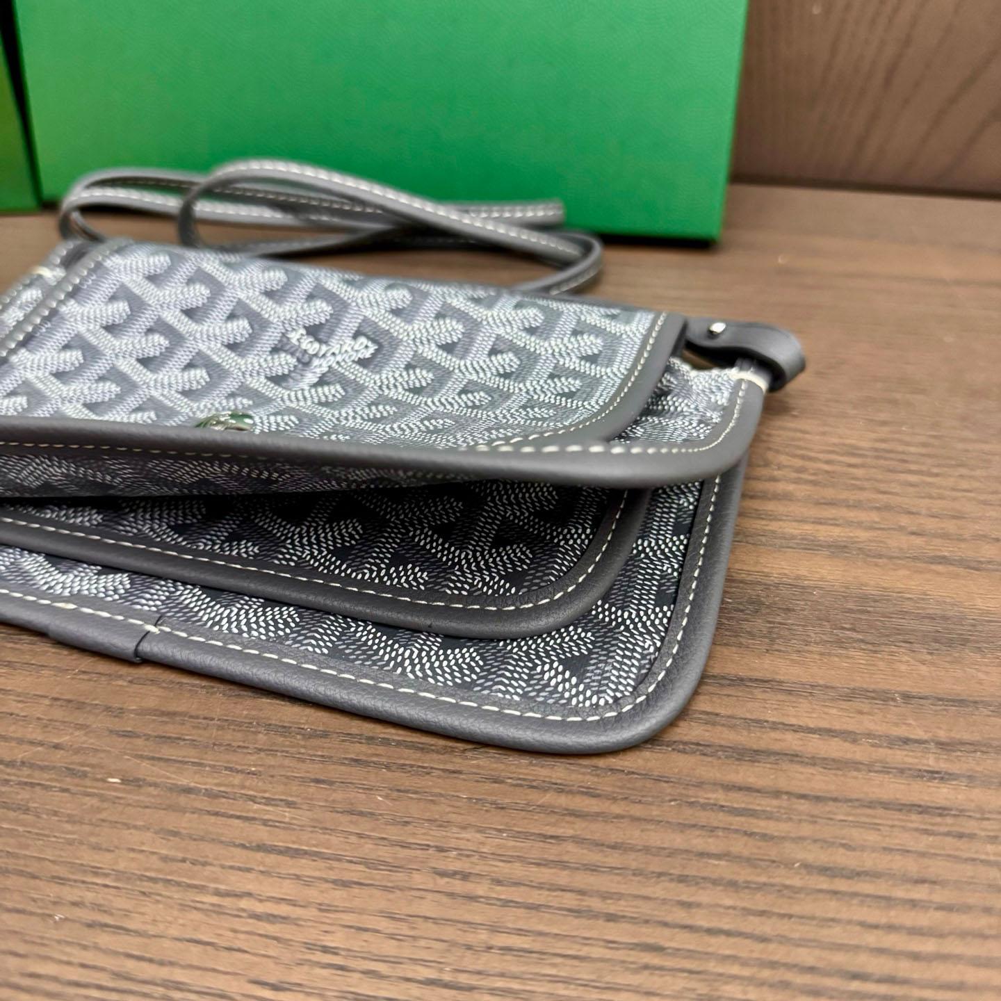 Goyard Plumet Pocket Wallet - FashionPlug