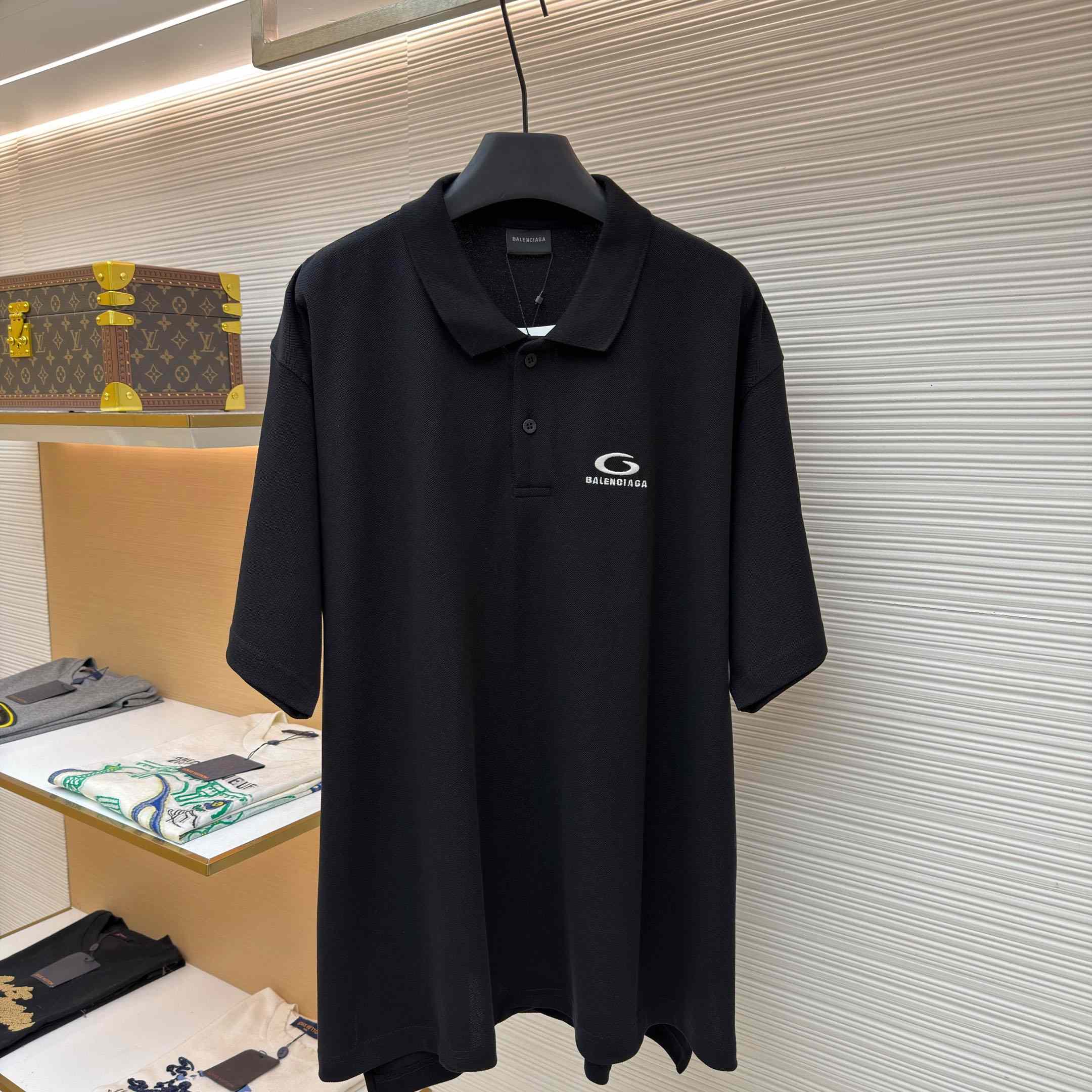 Balenciaga Laurel Classic Regular Polo In Black - FashionPlug