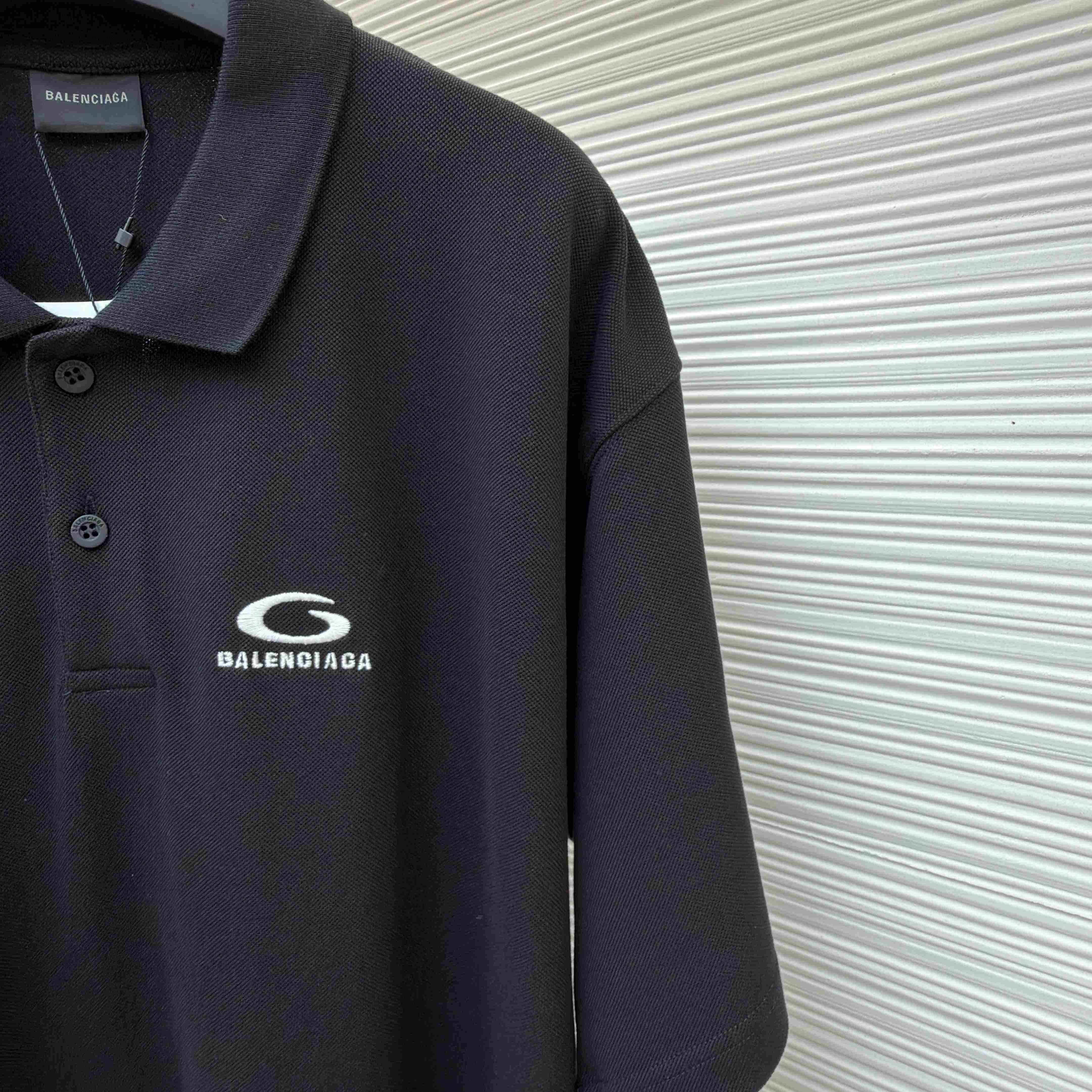 Balenciaga Laurel Classic Regular Polo In Black - FashionPlug