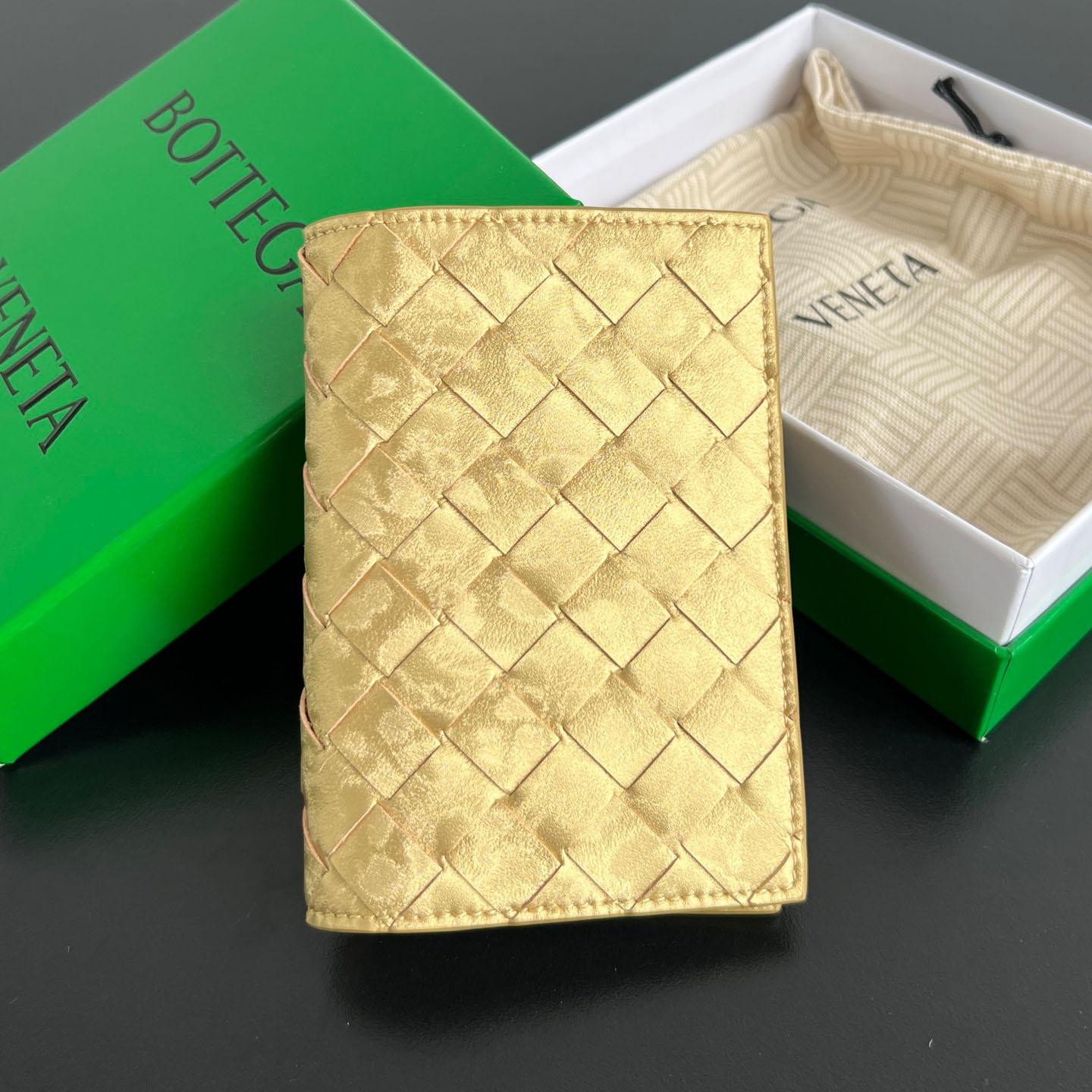 Bottega Veneta Intrecciato Passport Case - FashionPlug