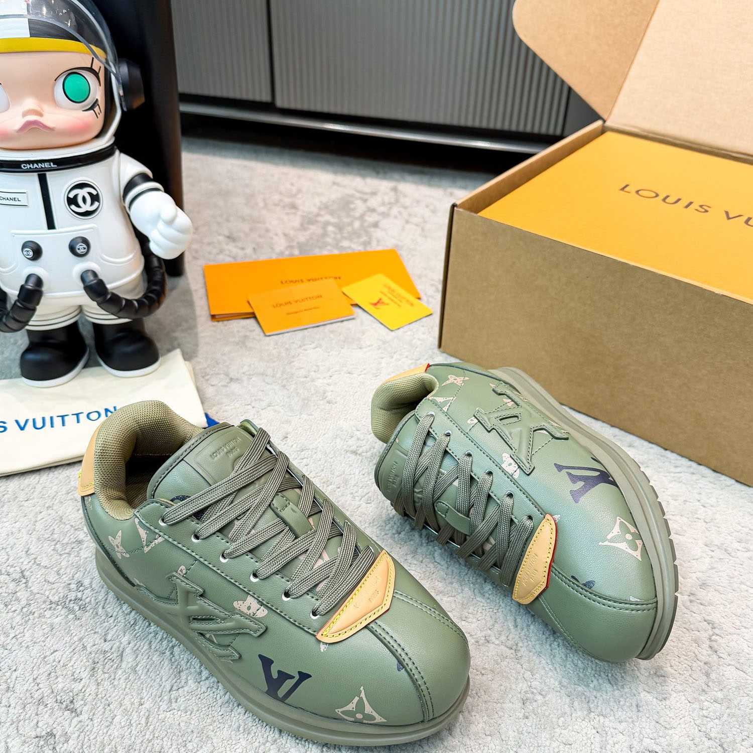 Louis Vuitton LV BUTTERSOFT Sneaker  1AJANN - FashionPlug