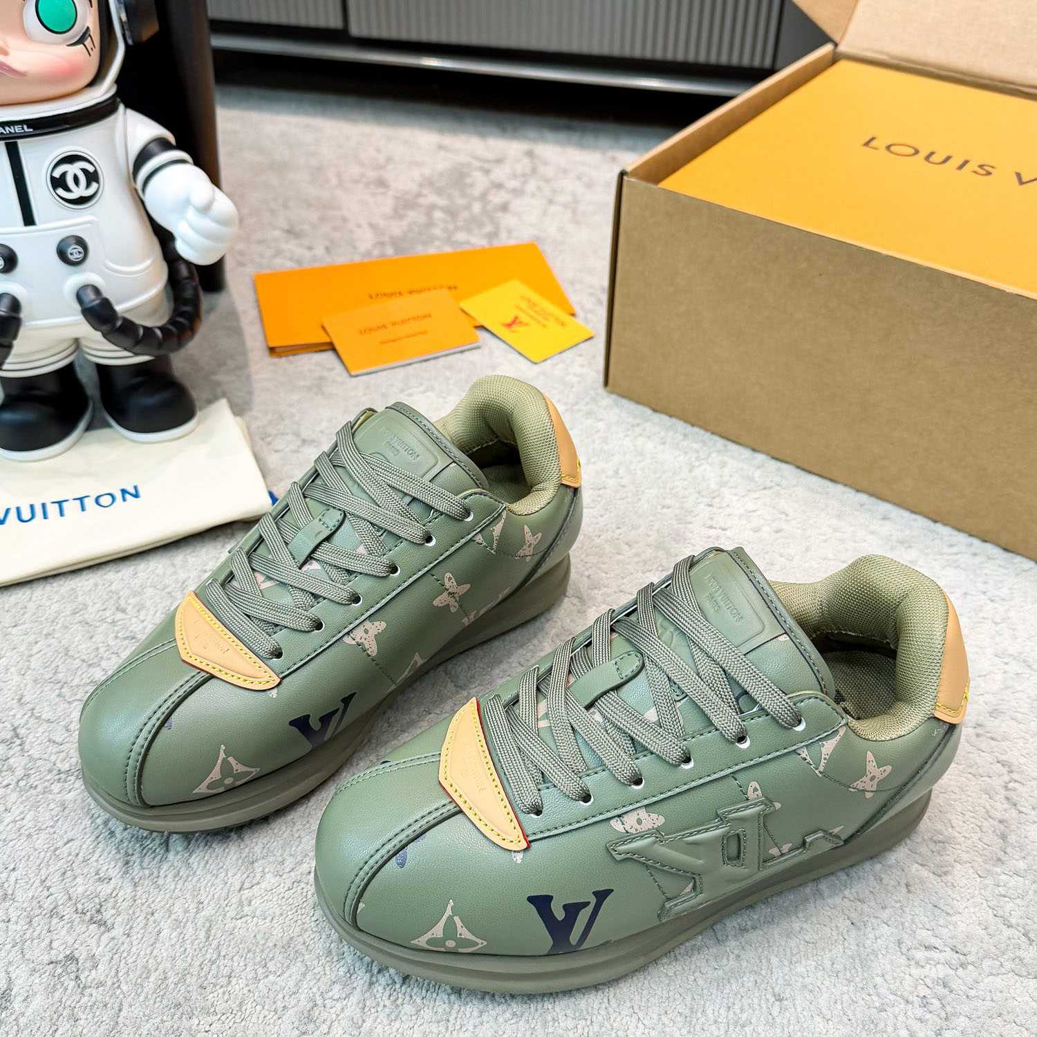 Louis Vuitton LV BUTTERSOFT Sneaker  1AJANN - FashionPlug