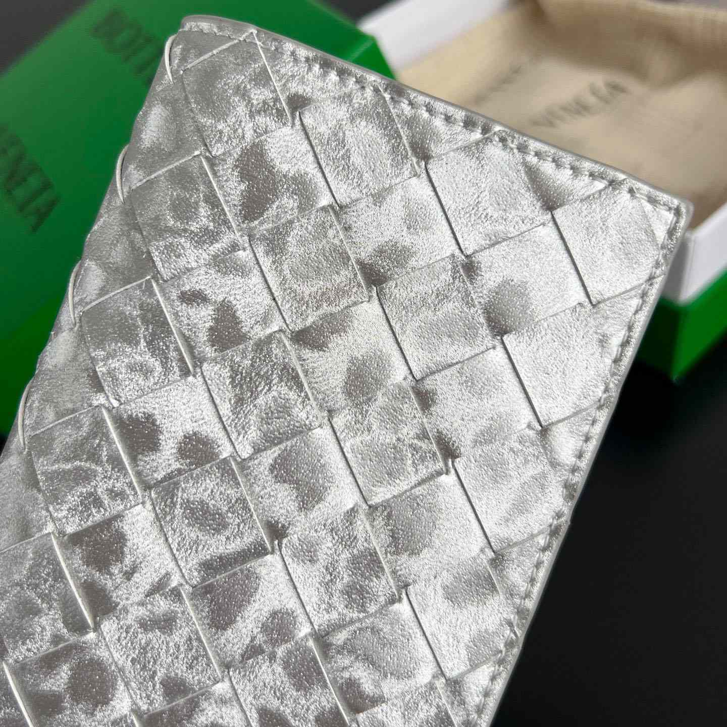 Bottega Veneta Intrecciato Passport Case - FashionPlug