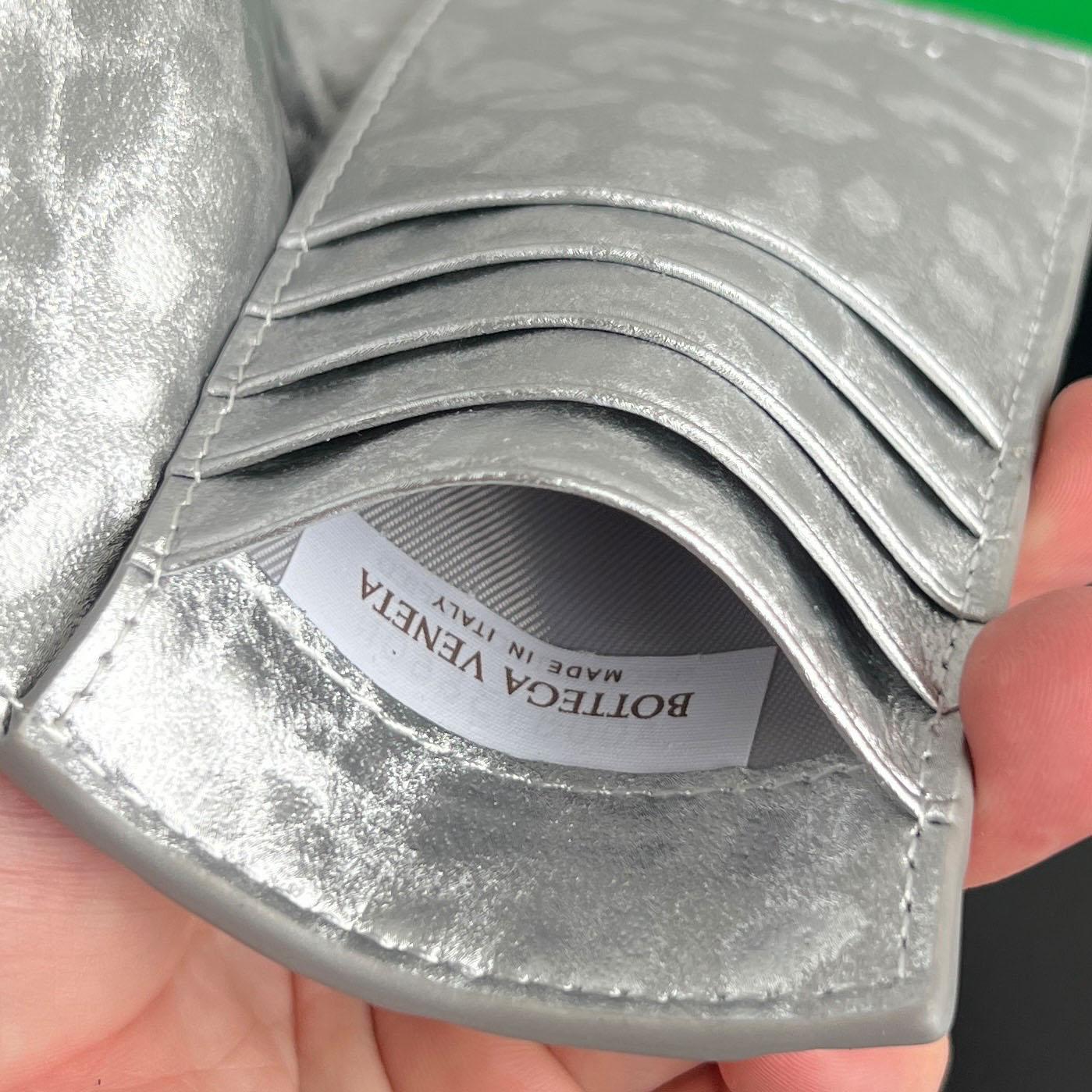 Bottega Veneta Intrecciato Passport Case - FashionPlug