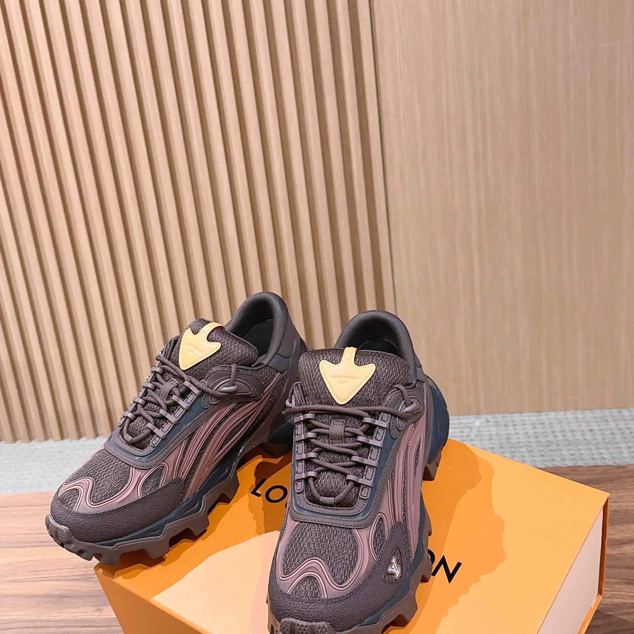 Louis Vuitton Summit Sneaker 1AJAGO - FashionPlug