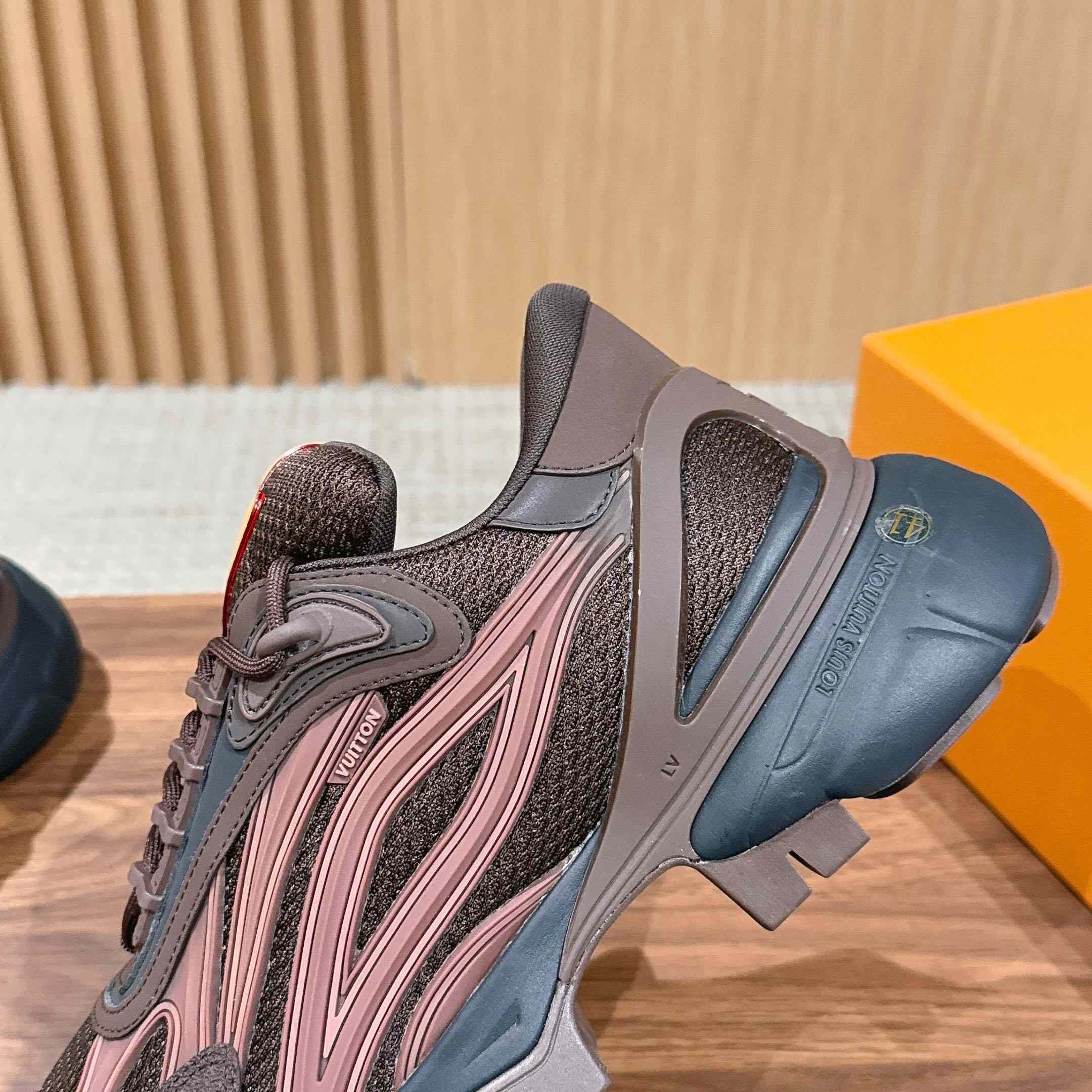 Louis Vuitton Summit Sneaker 1AJAGO - FashionPlug