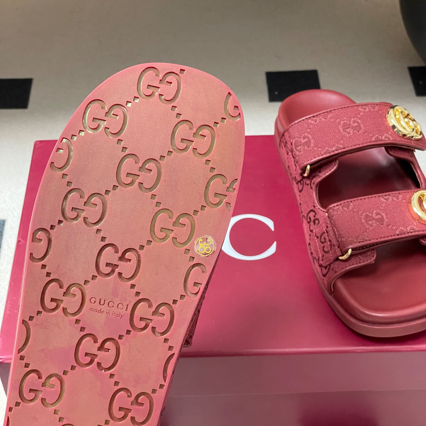 Gucci Sandal With Double G - FashionPlug