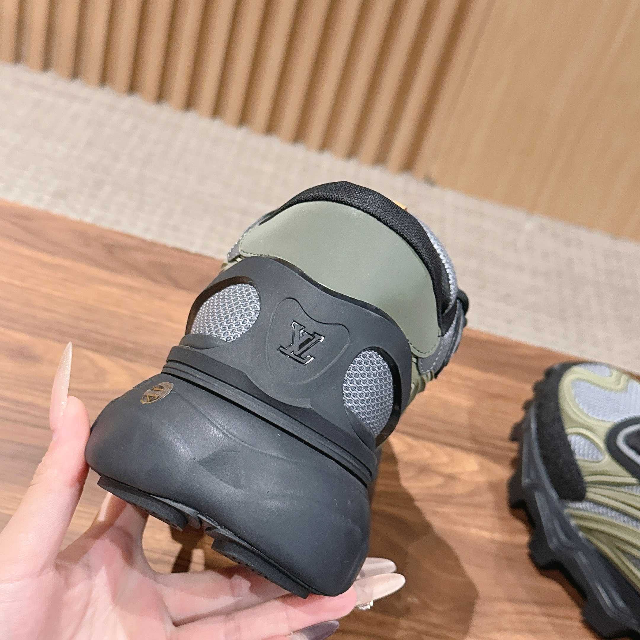 Louis Vuitton Summit Sneaker 1AJAFU - FashionPlug