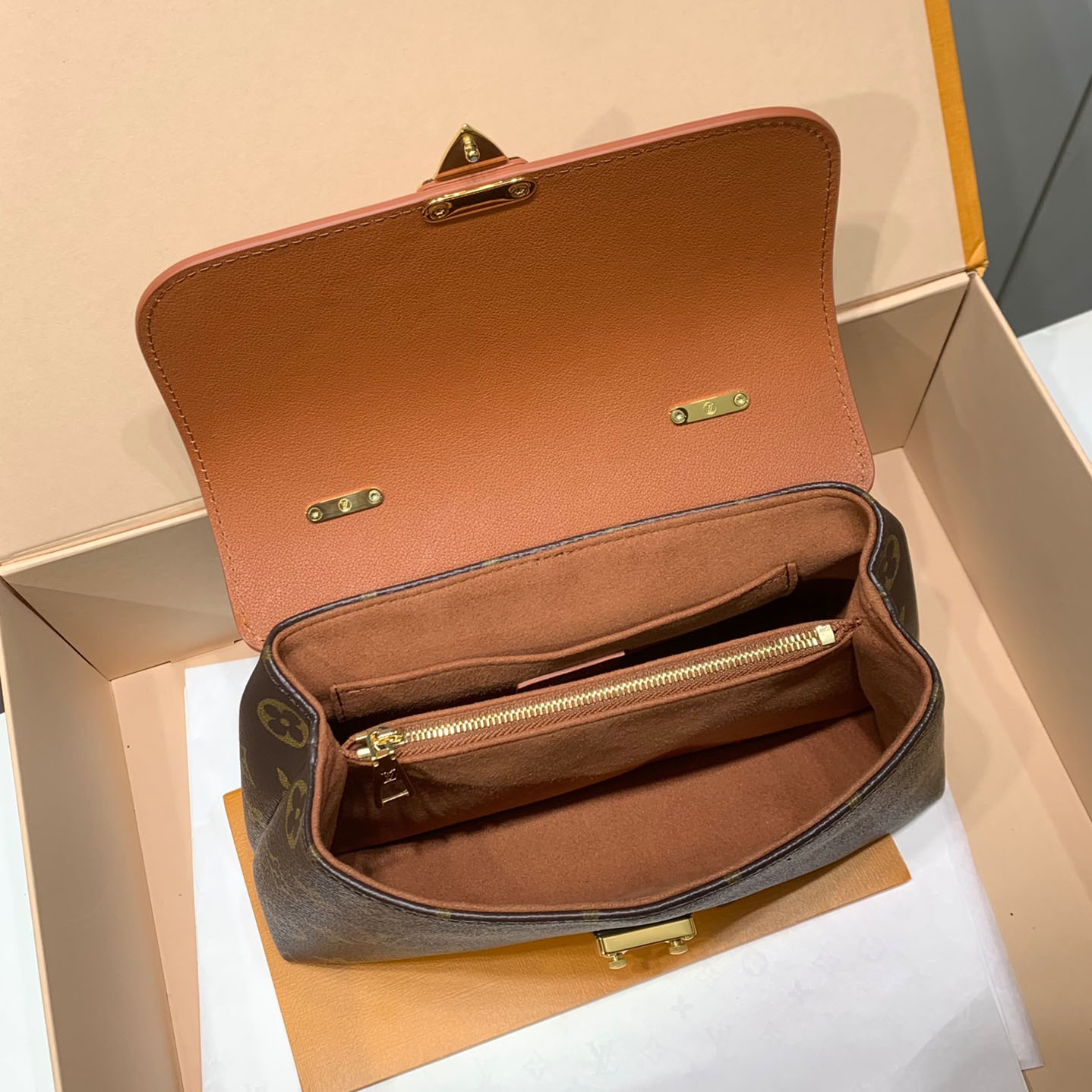 Louis Vuitton Madeleine BB M28288 - FashionPlug